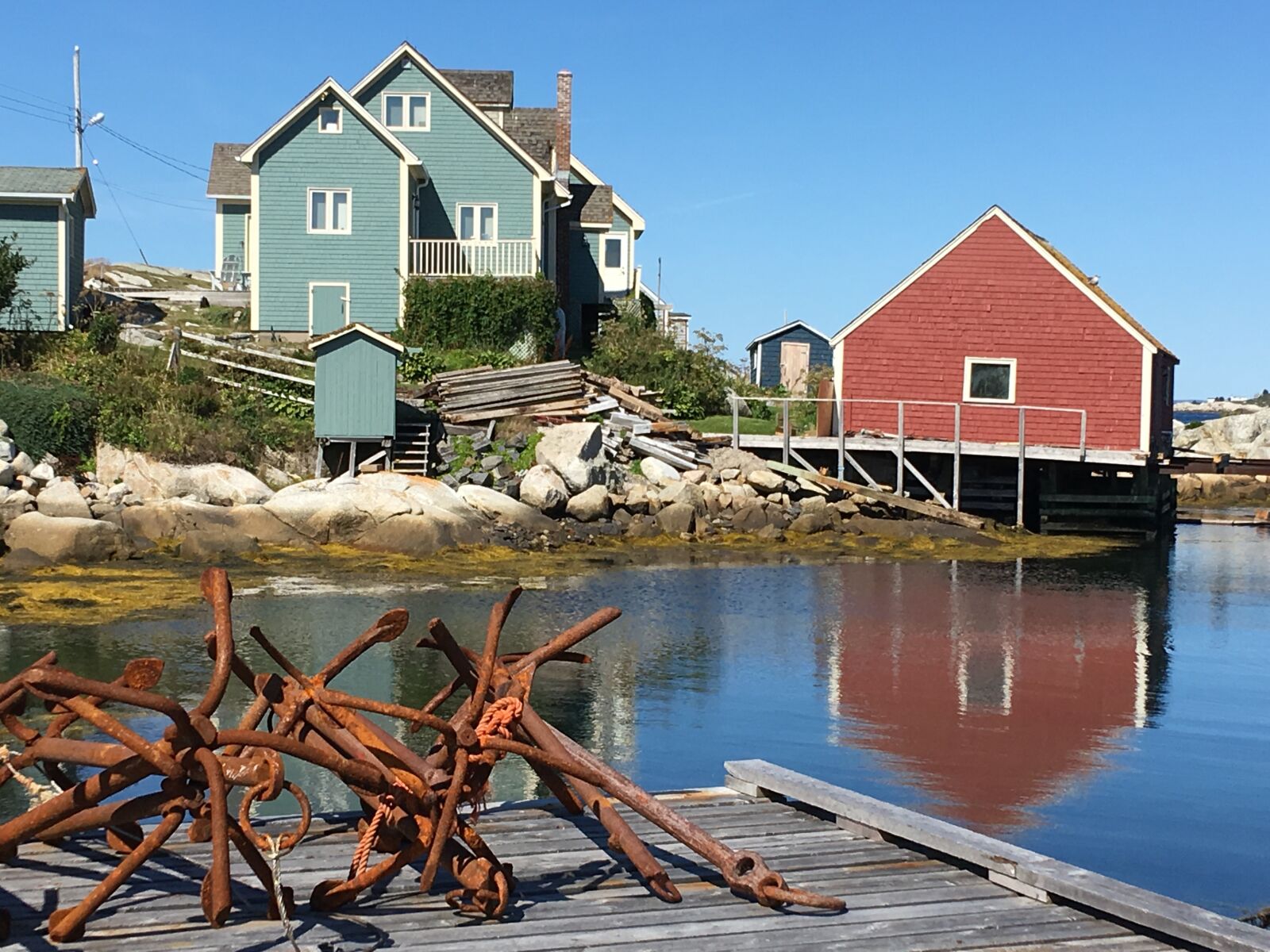 iPhone SE back camera 4.15mm f/2.2 sample photo. Peggy s cove, rusty photography