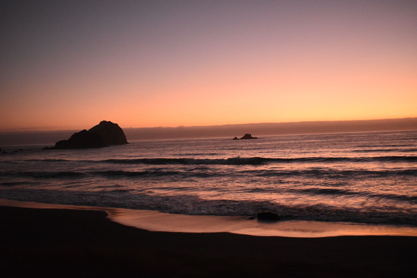 Nikon D5600 sample photo. Sunset, beach, seashore photography