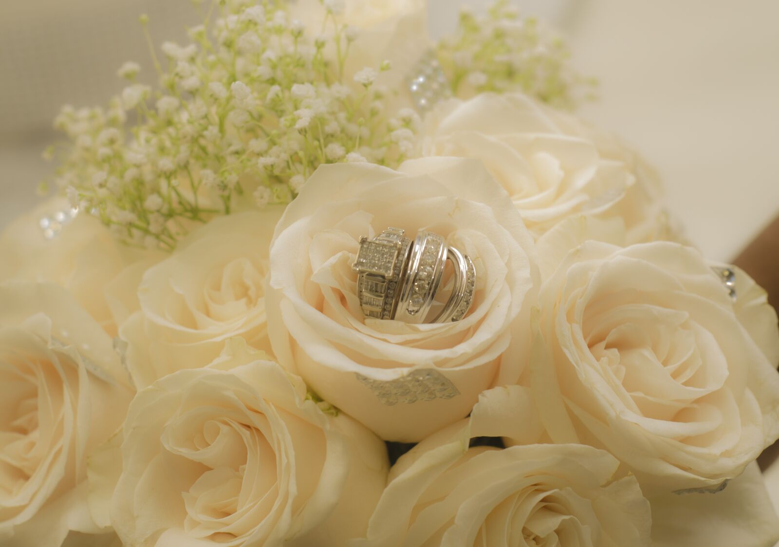 Nikon D7000 sample photo. Wedding, rings, flowers photography