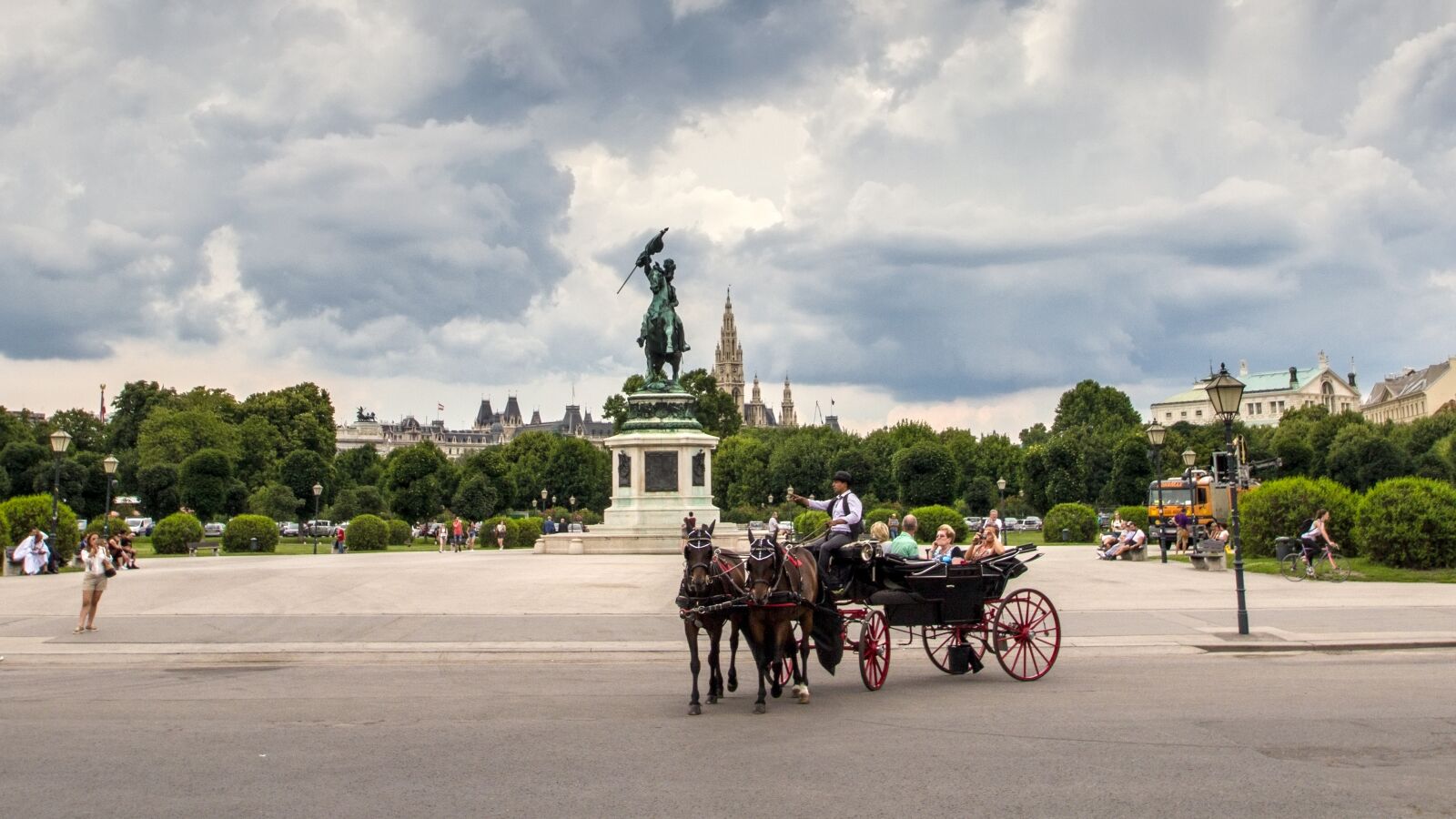 Canon EOS 600D (Rebel EOS T3i / EOS Kiss X5) sample photo. Vienna, heldenplatz, panorama photography