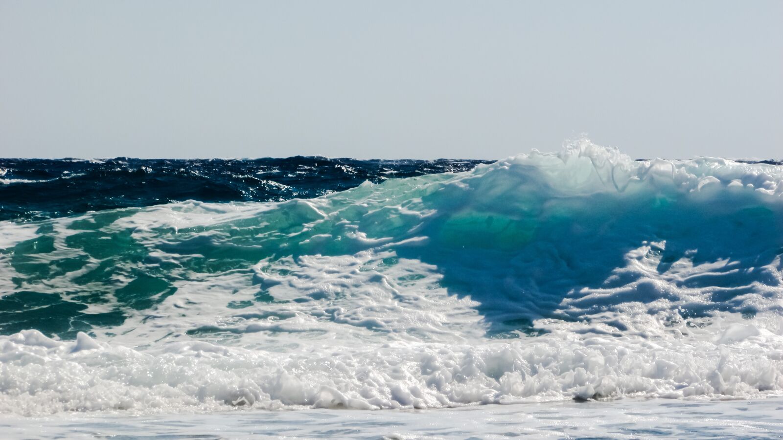 Canon PowerShot SX400 IS sample photo. Wave, smashing, sea photography