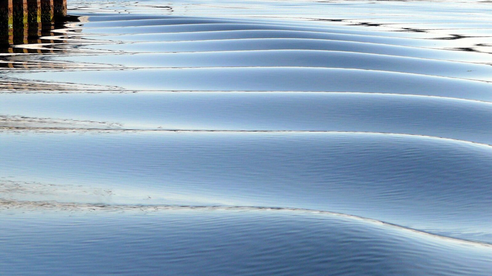 Panasonic DMC-FZ50 sample photo. Water, waves, nature photography