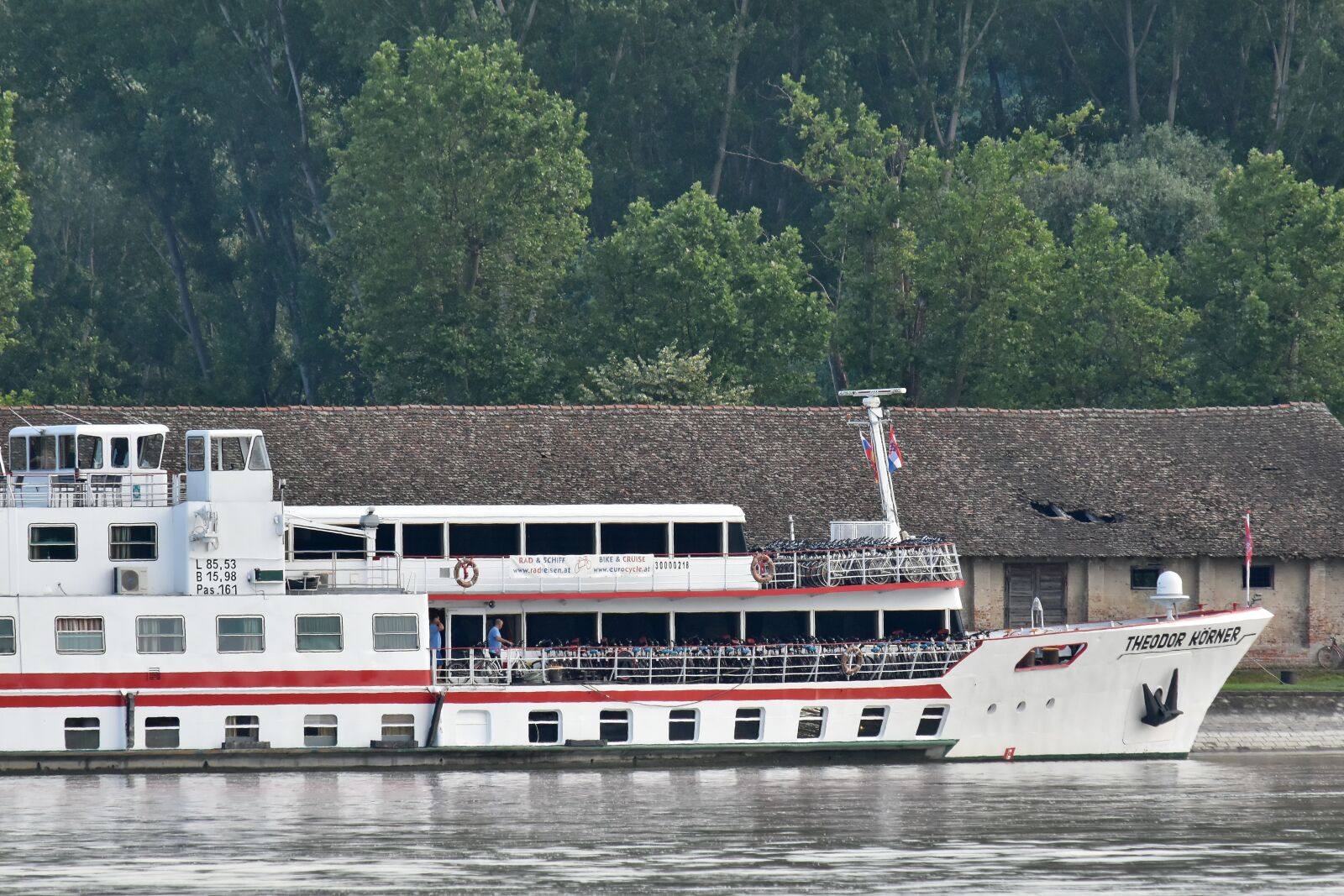 Nikon D5500 sample photo. Cruise ship, danube, tourist photography