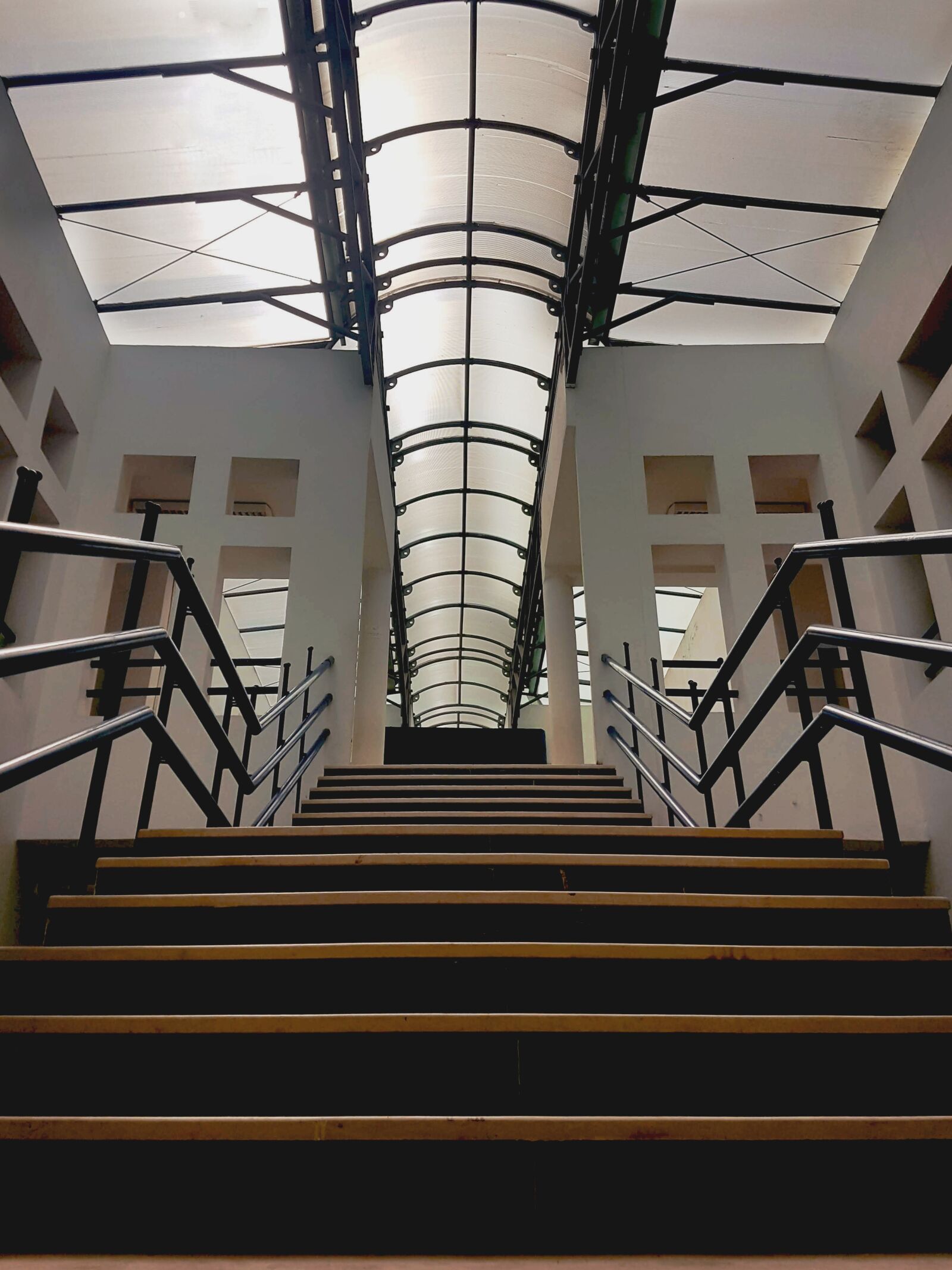 Samsung Galaxy S7 sample photo. Stairs, high school, university photography