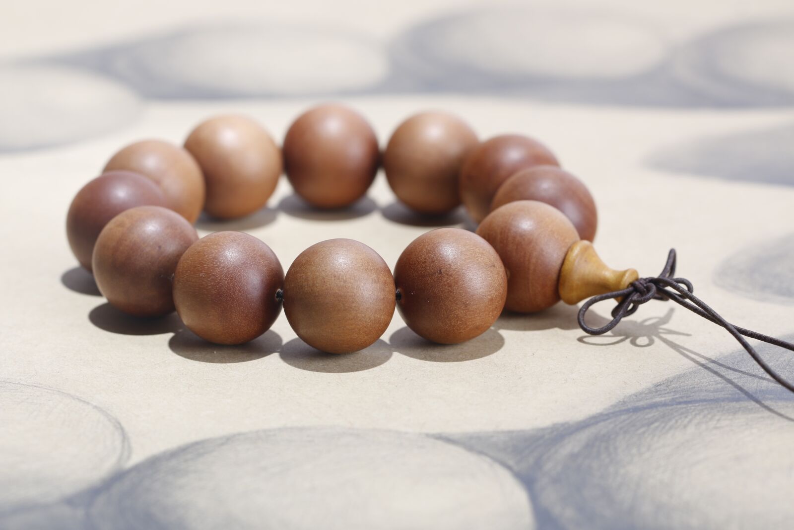 Canon EF 100mm F2.8L Macro IS USM sample photo. Shouzhu, bracelets, jewelry photography