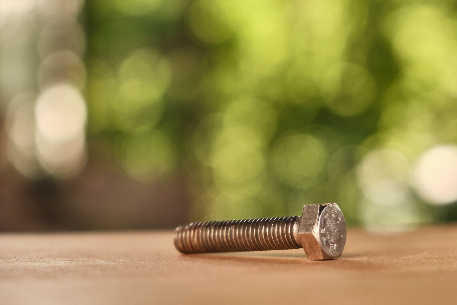 Fujifilm XF 18-55mm F2.8-4 R LM OIS sample photo. Screw, thread, metal photography
