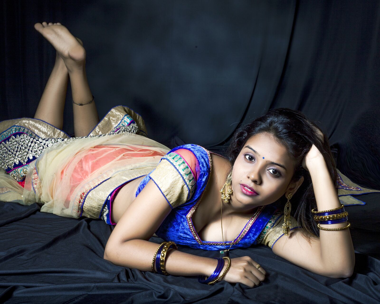 Canon EOS 5D Mark II + Canon EF 50mm F1.8 II sample photo. Indian, girl, dance photography