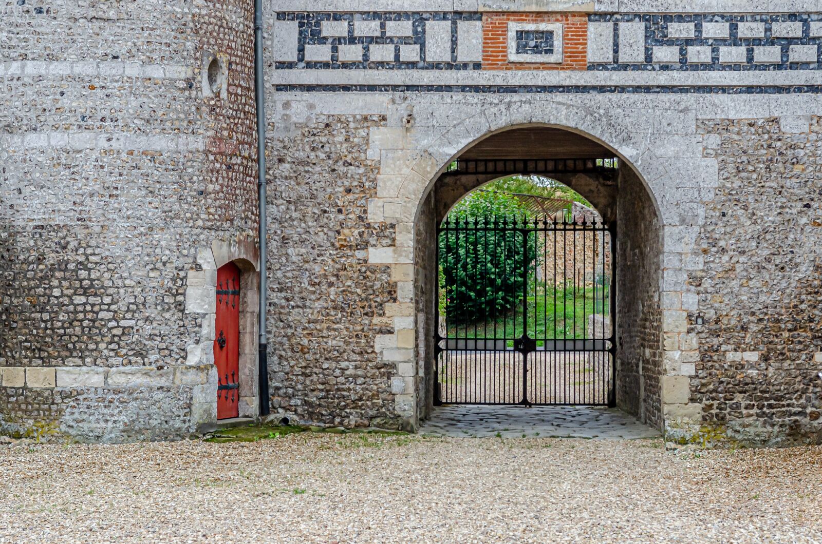 Nikon D7000 sample photo. Castle, door, tower photography