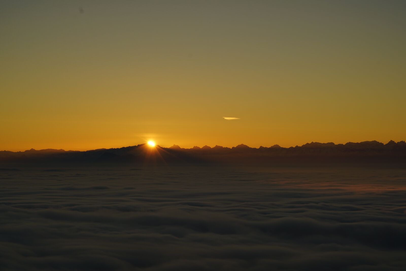 Sony a7R II + Sony FE 24-240mm F3.5-6.3 OSS sample photo. Sunrise, tödi, alpine photography