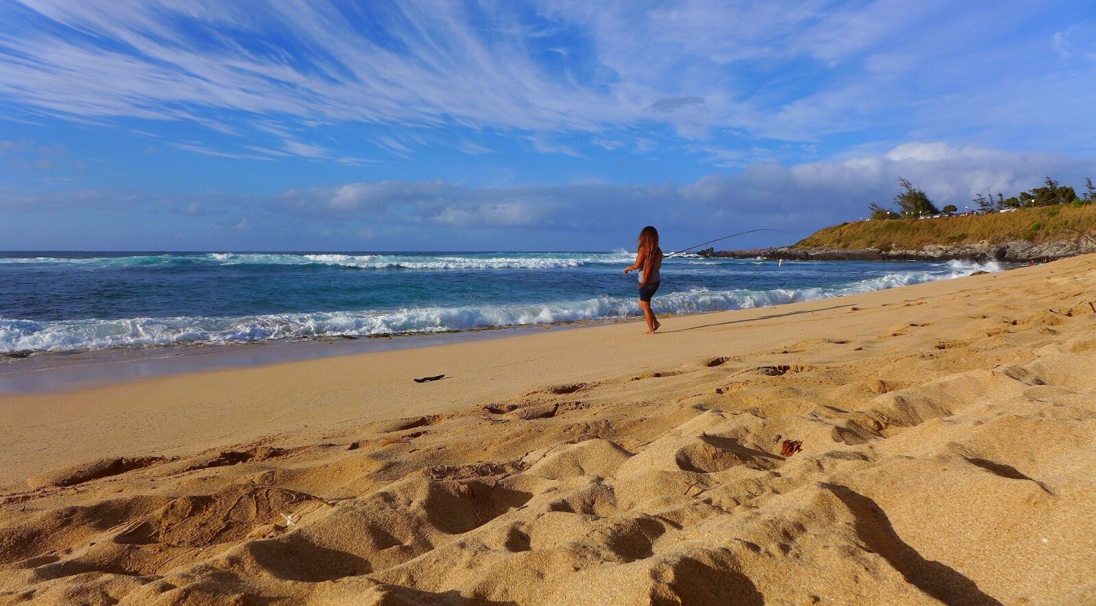 Panasonic Lumix DMC-LX7 sample photo. Beach, woman, fishing photography