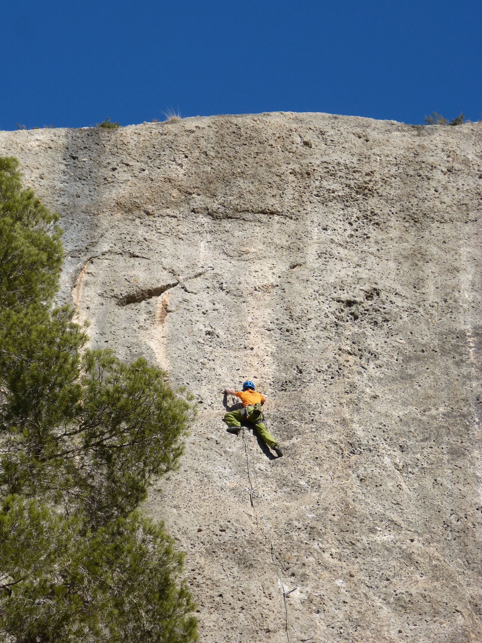 Panasonic DMC-FZ62 sample photo. Escalation, climber, rock photography