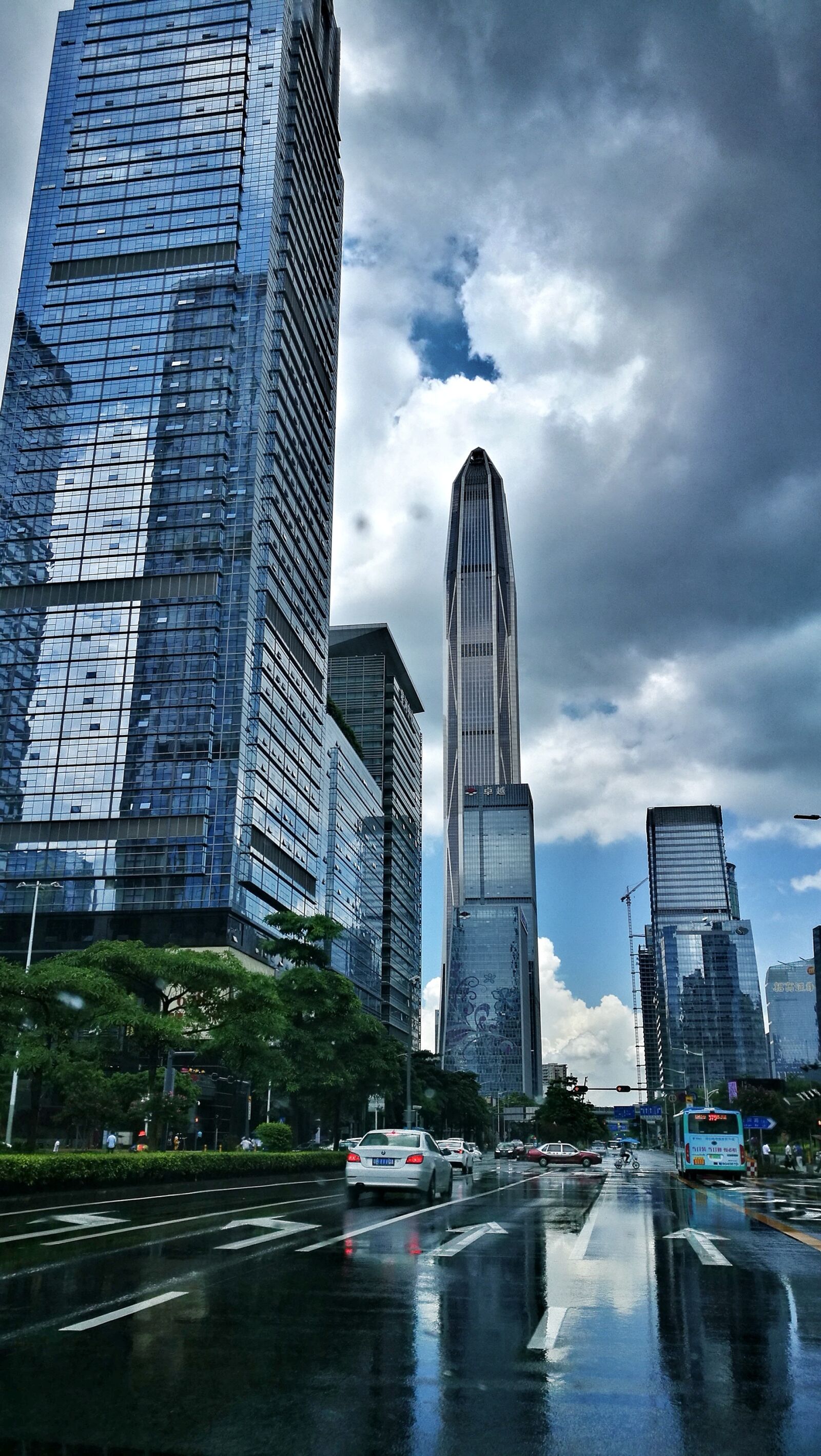 HUAWEI P9 sample photo. City, shuttle, box photography