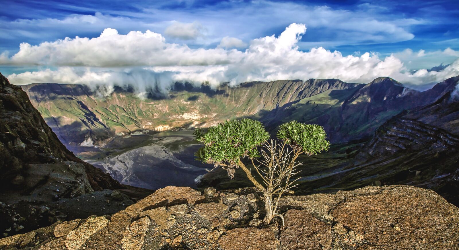 Canon EOS 5D Mark II sample photo. Landscape, mountain, volcano photography