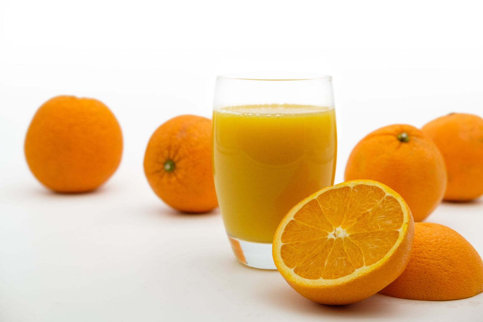 Fujifilm X-T2 + Fujifilm XF 35mm F2 R WR sample photo. Orange, orange juice, fruit photography