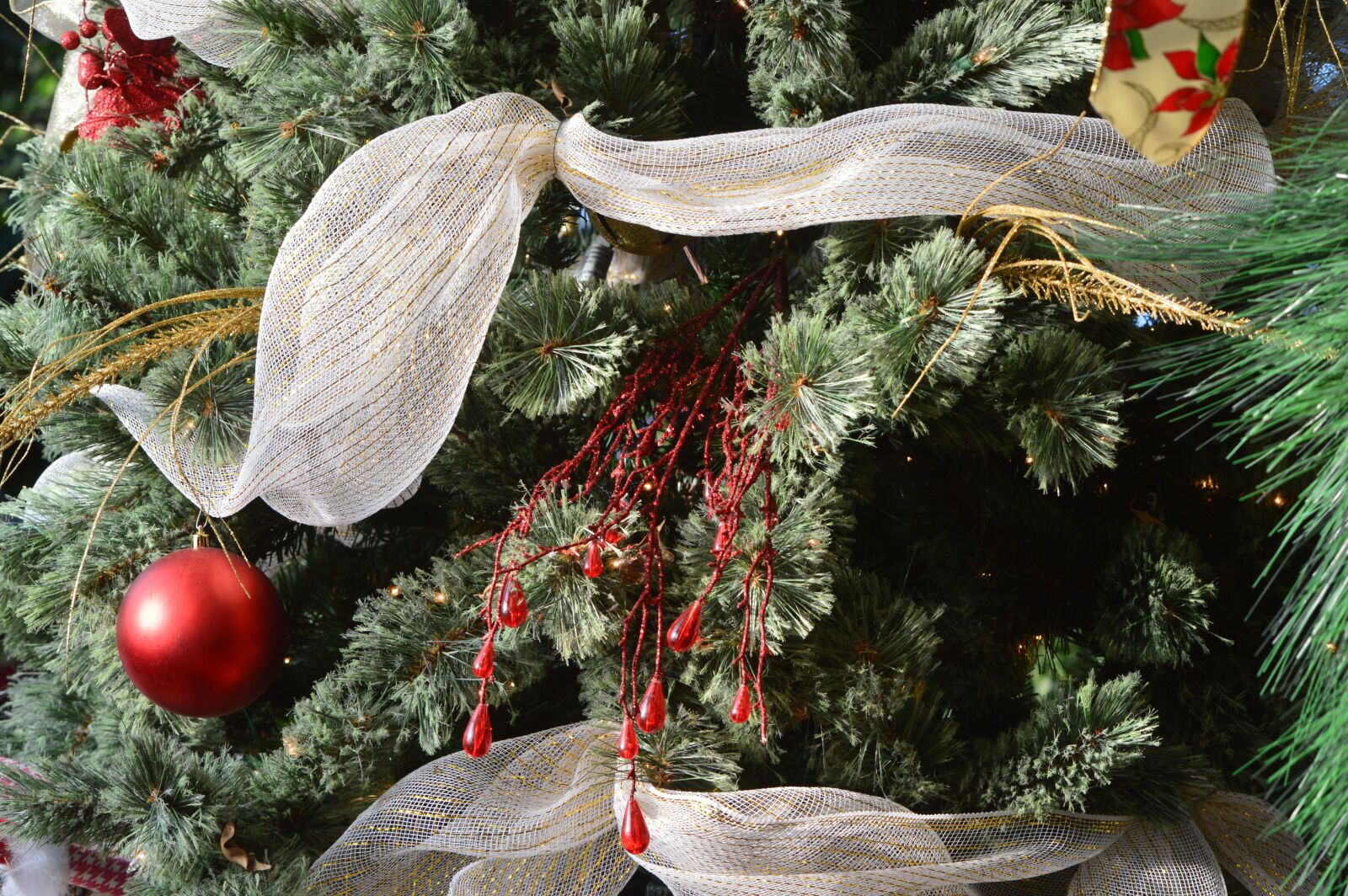 Nikon D3200 sample photo. Christmas, tree, ornaments photography