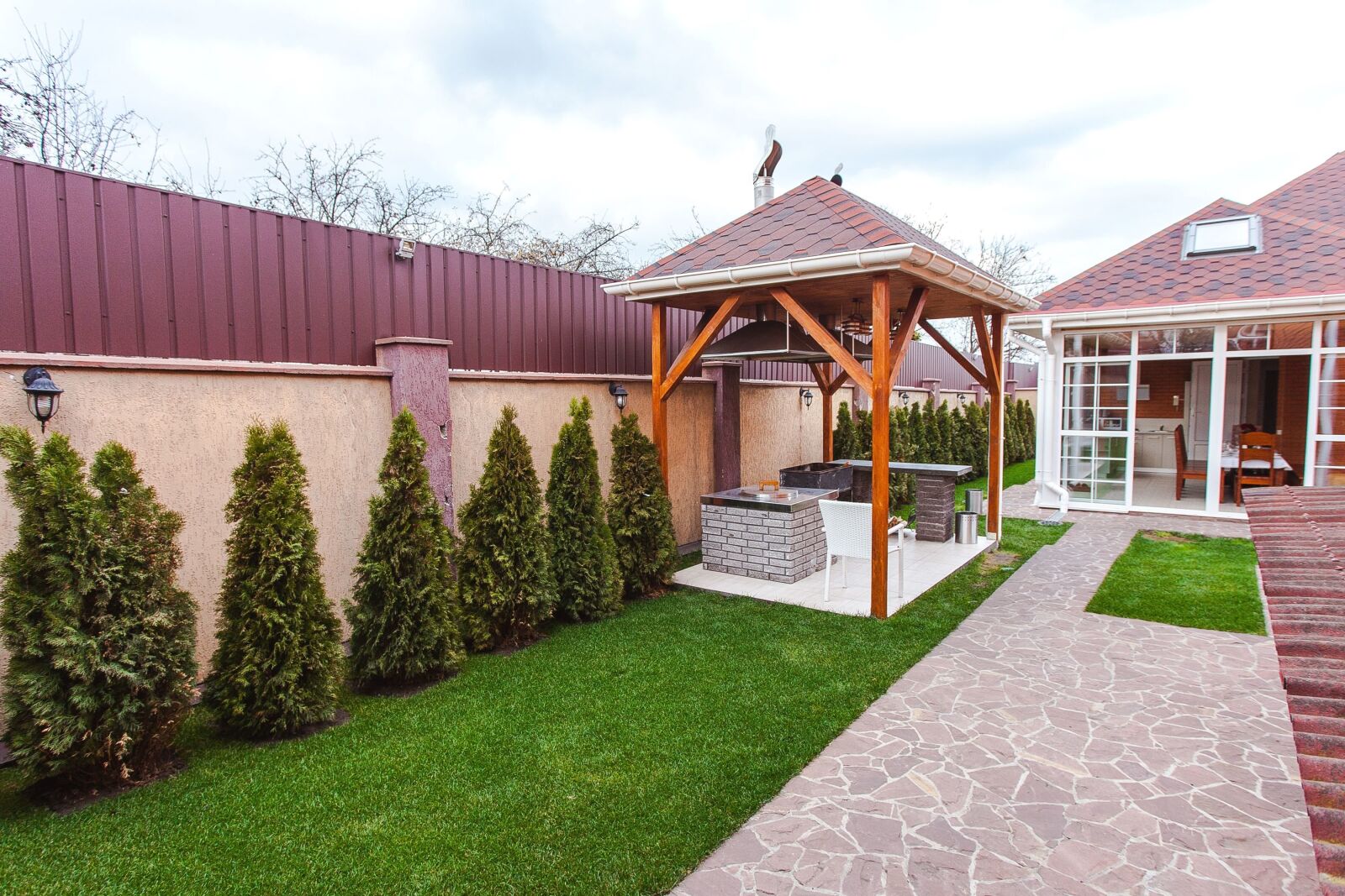 Canon EOS 5D Mark II sample photo. House, architecture, grill, grass photography