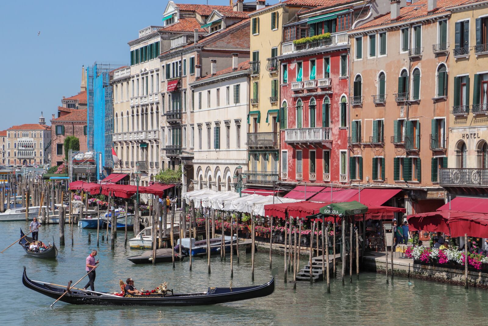 Canon EOS 200D (EOS Rebel SL2 / EOS Kiss X9) sample photo. Italy, venice, arrival photography