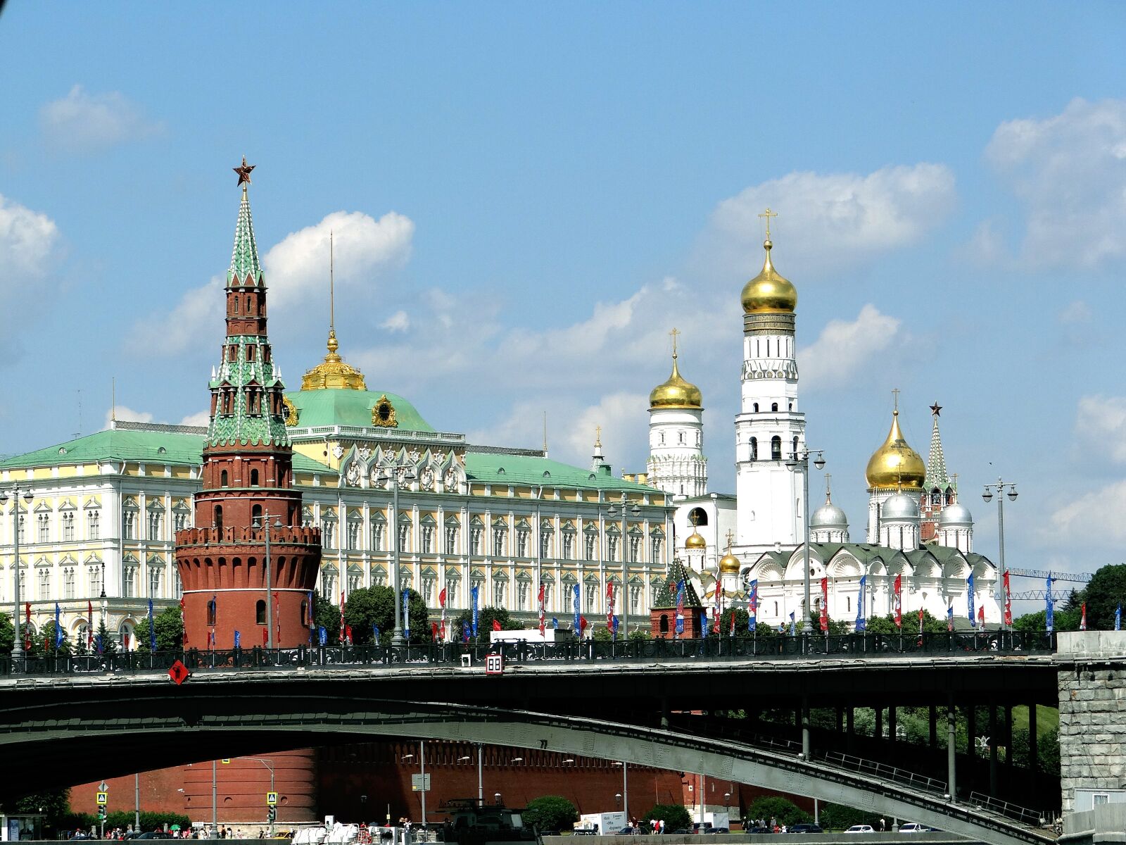 Sony DSC-HX200V sample photo. Moscow, red square, bridge photography
