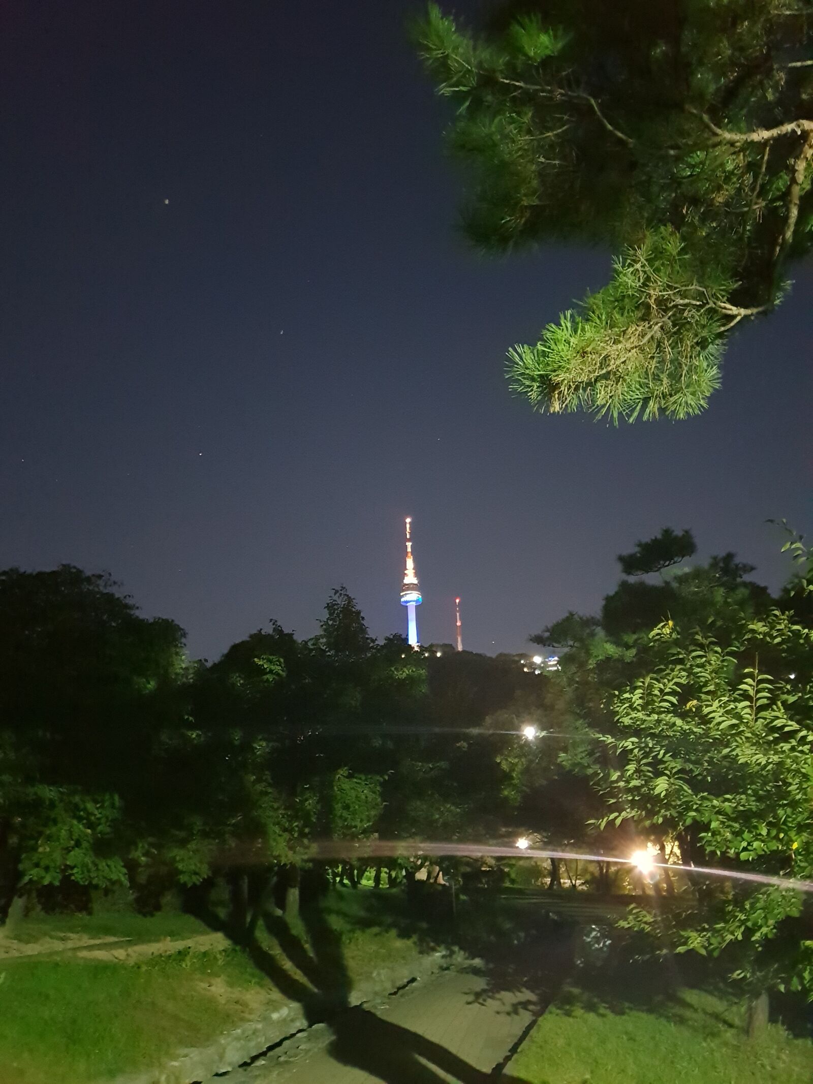 Samsung Galaxy S9+ sample photo. Seoul tower, nightscape, hanok photography