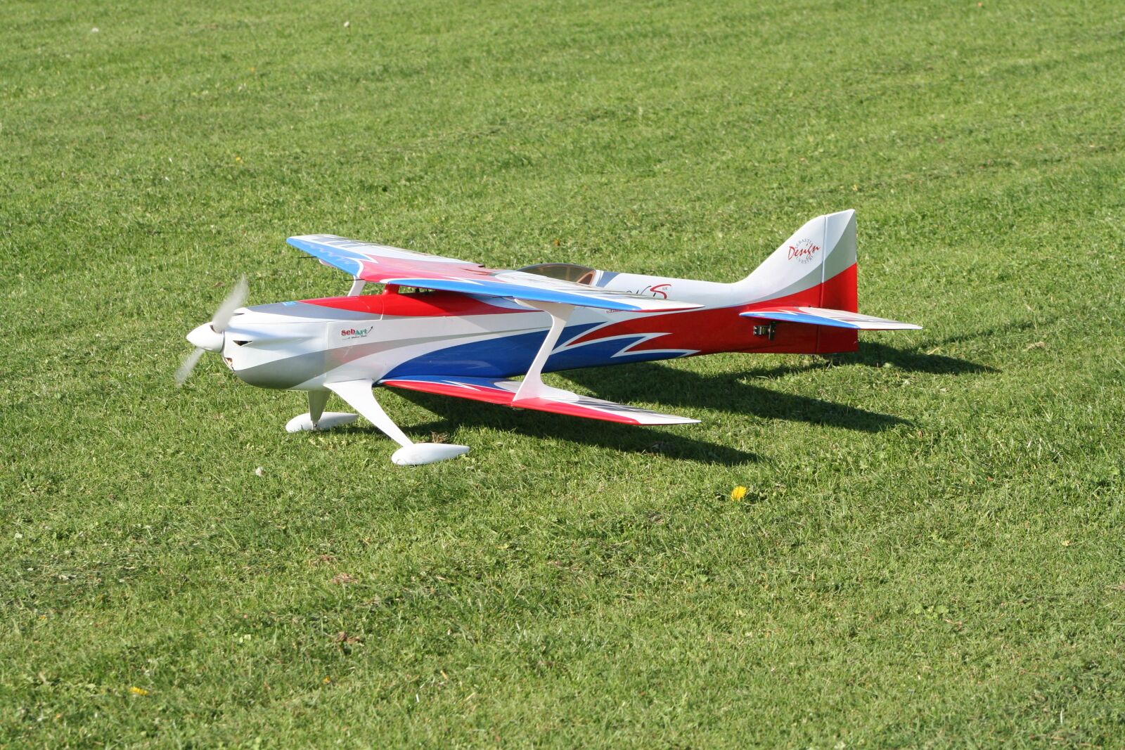 Canon EOS 350D (EOS Digital Rebel XT / EOS Kiss Digital N) sample photo. Plane, modeling, hobby photography