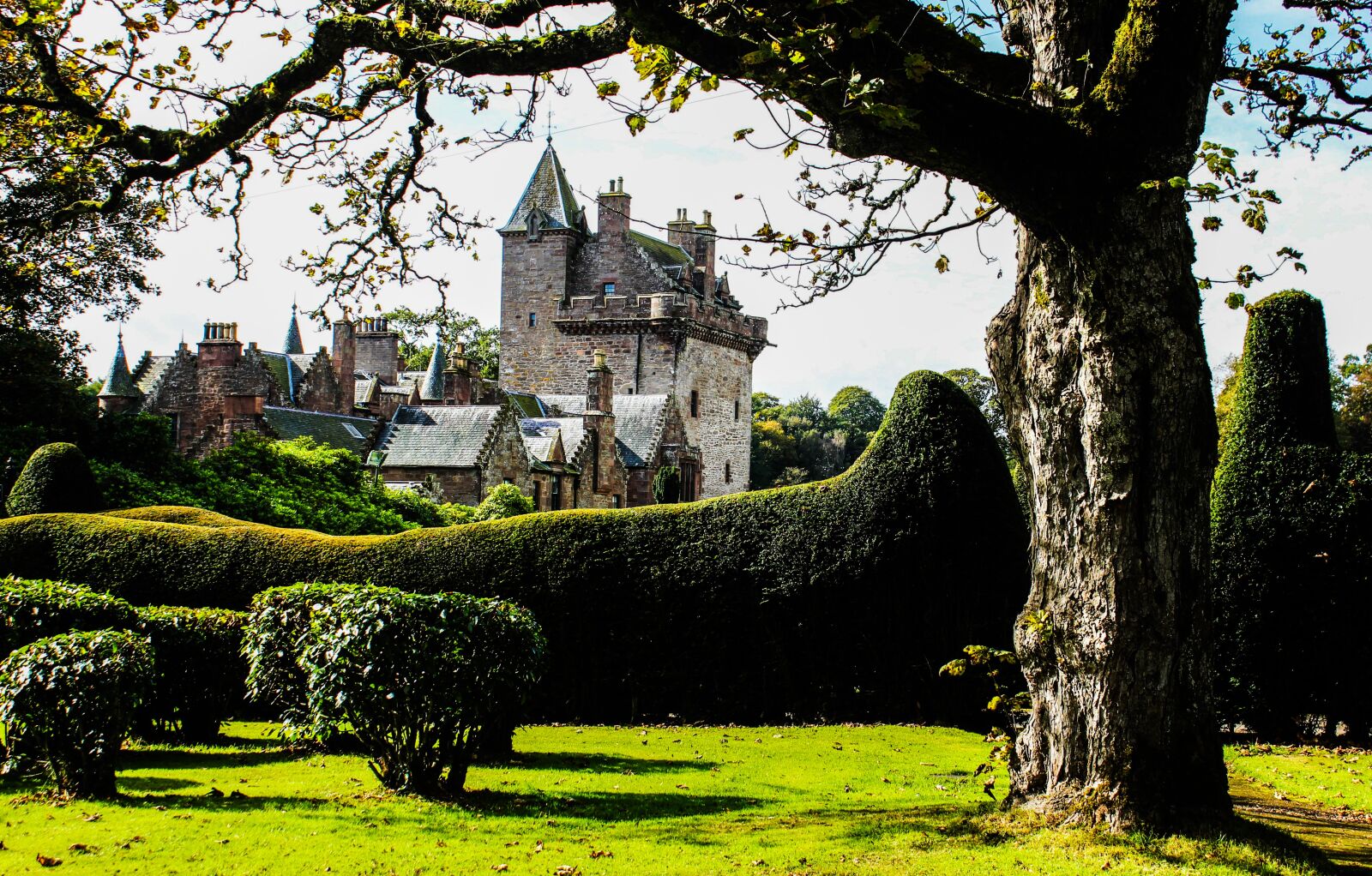 Canon EOS 550D (EOS Rebel T2i / EOS Kiss X4) sample photo. Scottish, castle, guthrie castle photography