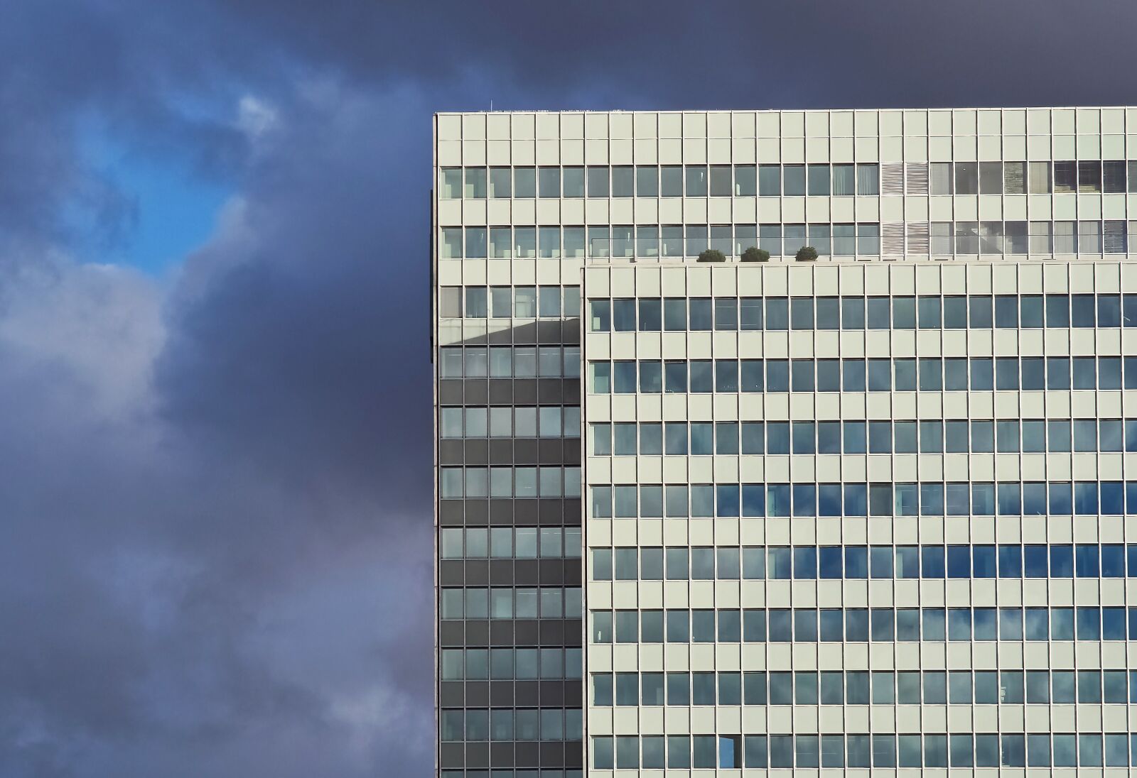 Olympus OM-D E-M10 sample photo. Architecture, skyscraper, skyline photography