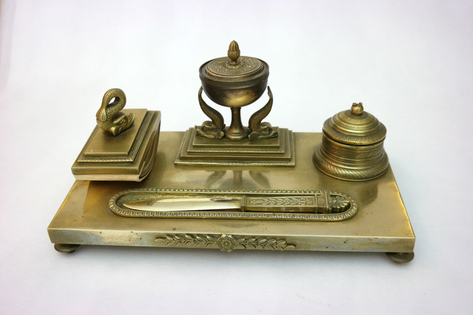 Samsung NX300 sample photo. Antique, bronze photography