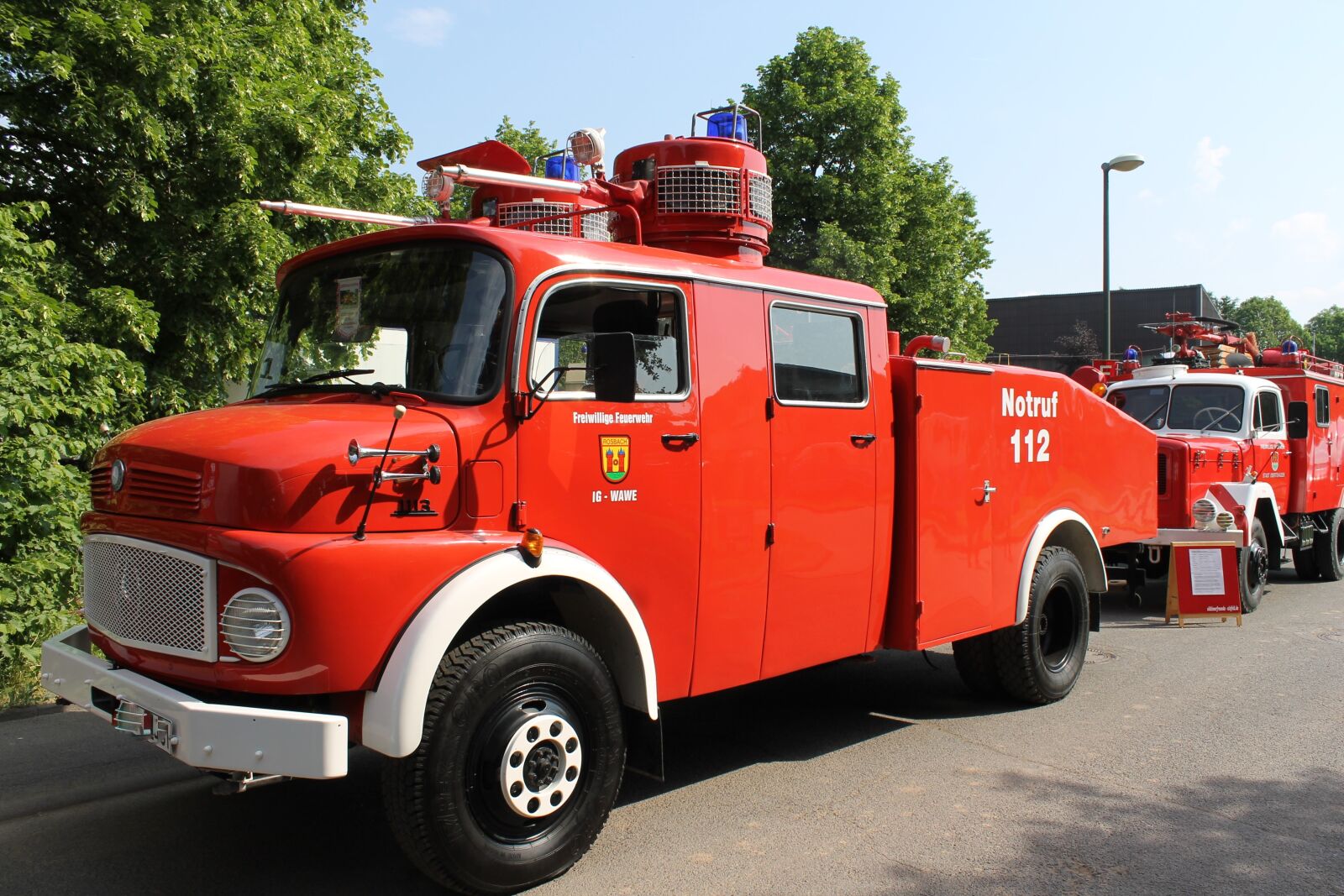 Canon EOS 1100D (EOS Rebel T3 / EOS Kiss X50) sample photo. Fire, oldtimer photography