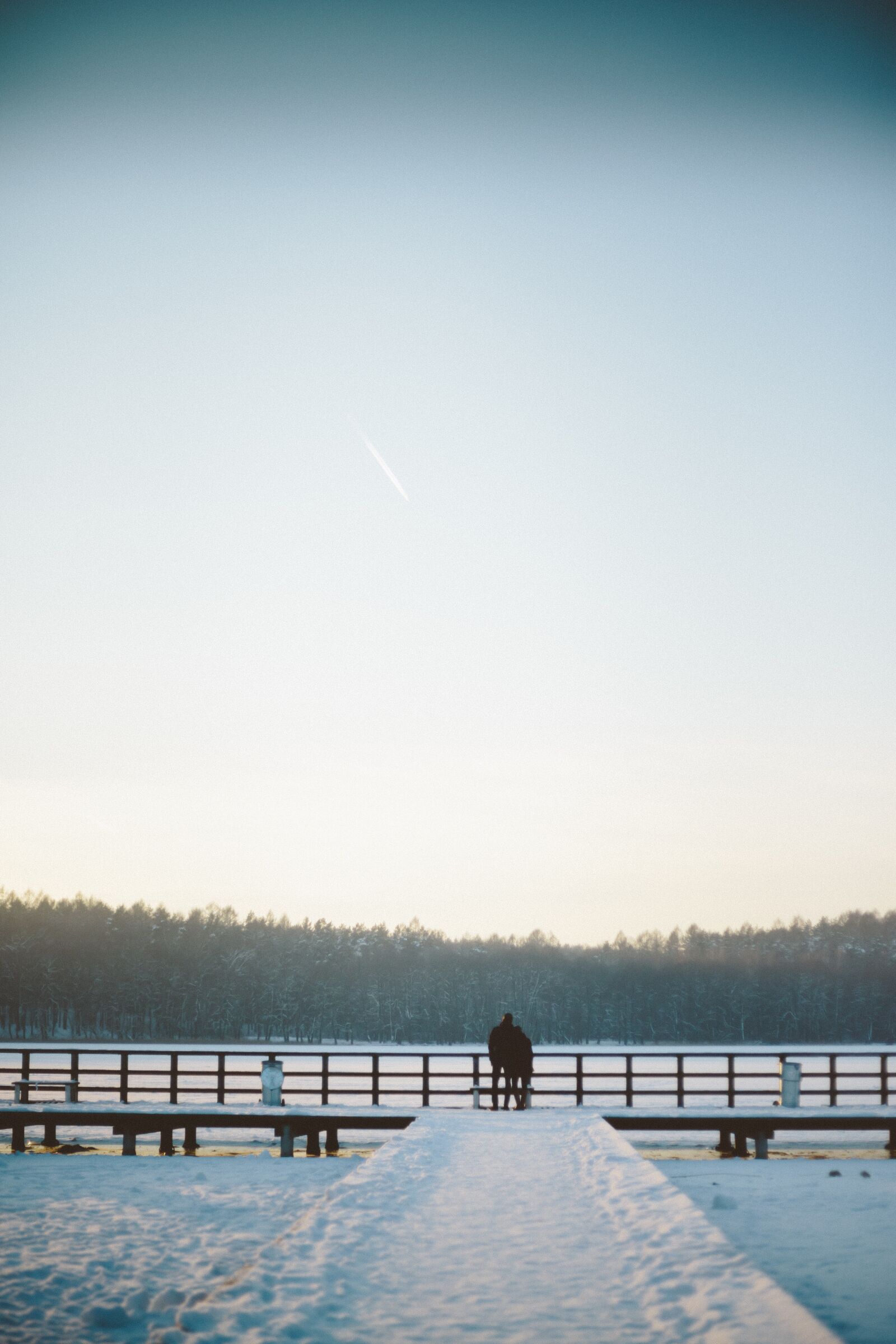 Canon EF 50mm F1.8 II sample photo. People, blue, boy photography