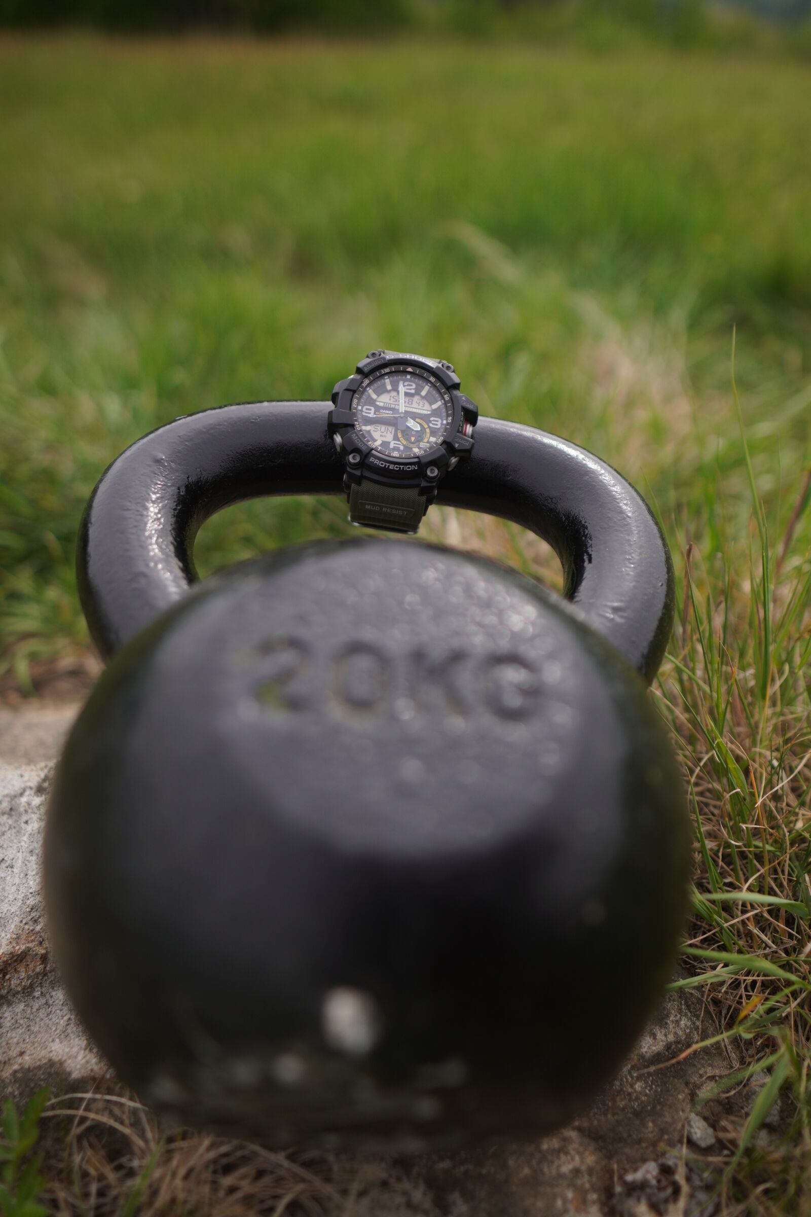 Sony a6400 + Sigma 16mm F1.4 DC DN | C sample photo. Kettlebell, exercise, crossfit photography