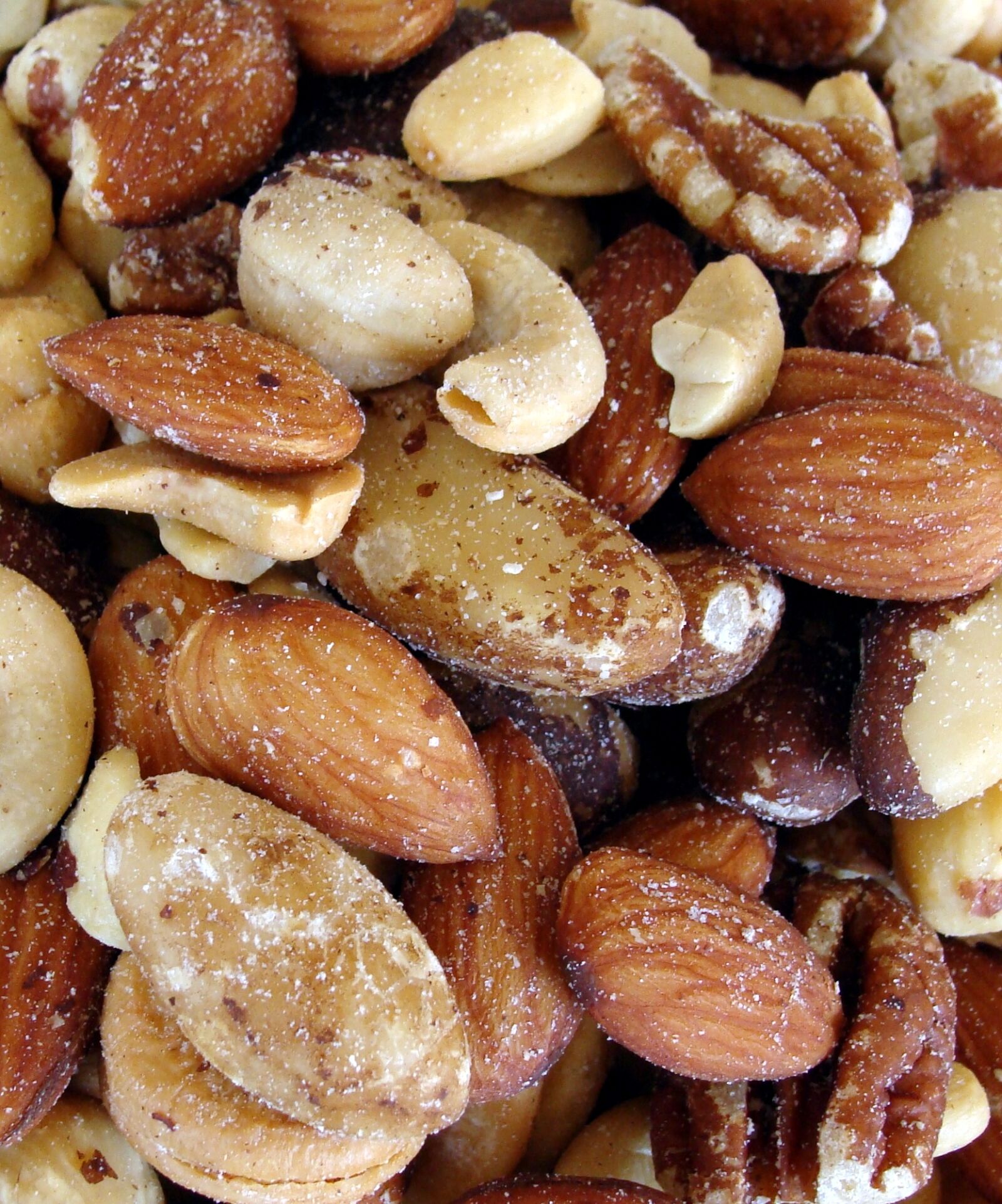 Sony Cyber-shot DSC-H10 sample photo. Nuts, almonds, cashews photography