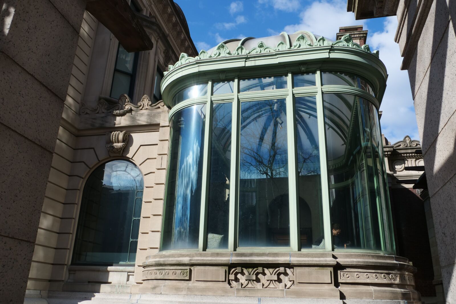 Panasonic Lumix DC-G9 sample photo. Sun room, architecture, window photography