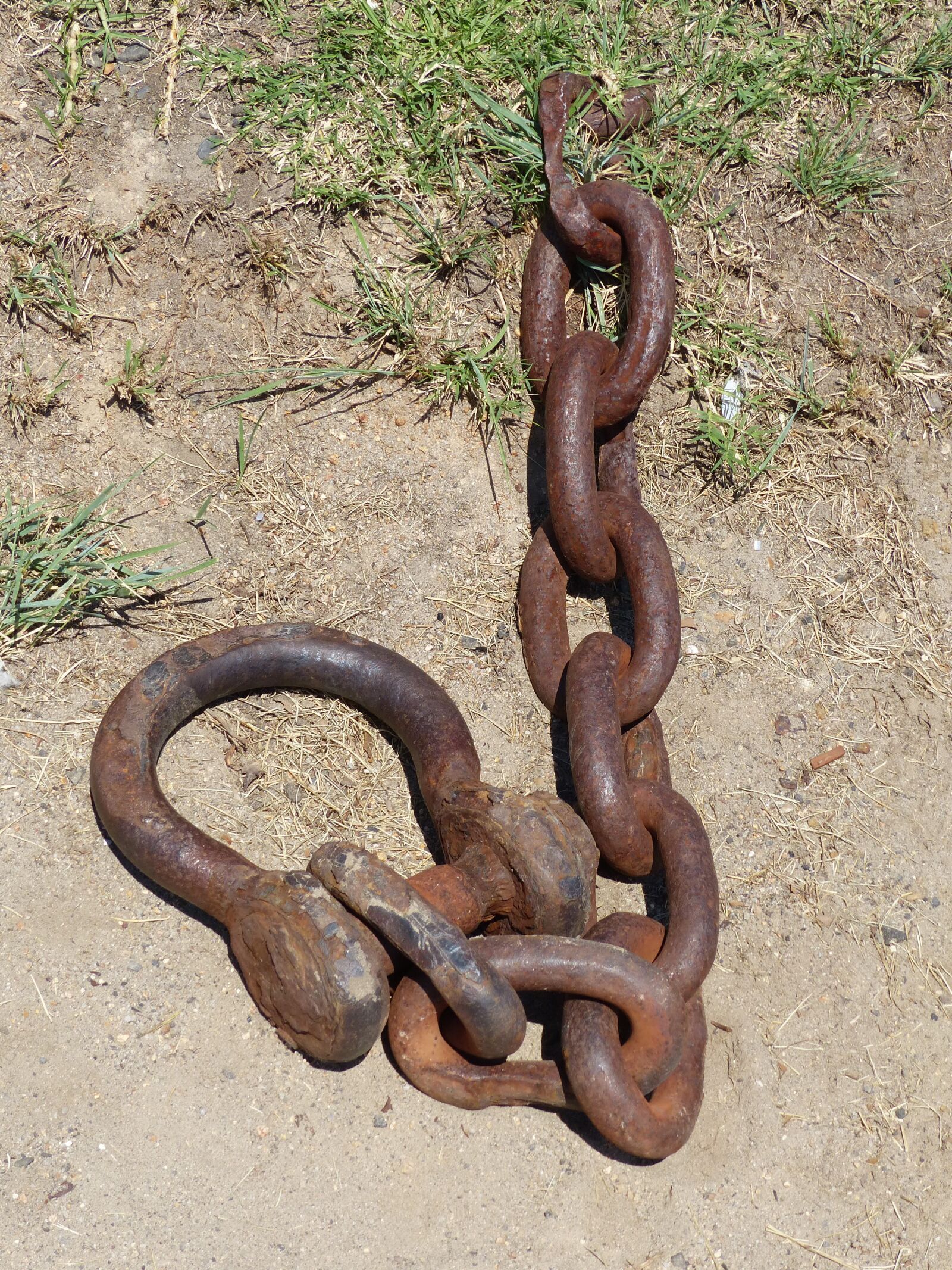 Panasonic Lumix DMC-FZ200 sample photo. Chain, antique, vintage photography
