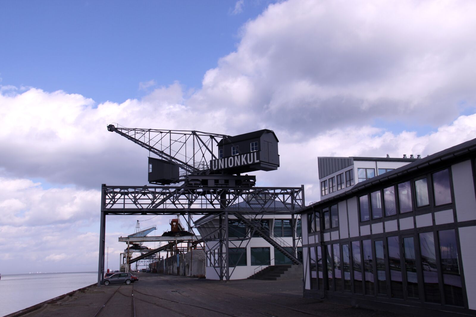Canon EOS 50D sample photo. Skudehavnen, crane, port photography