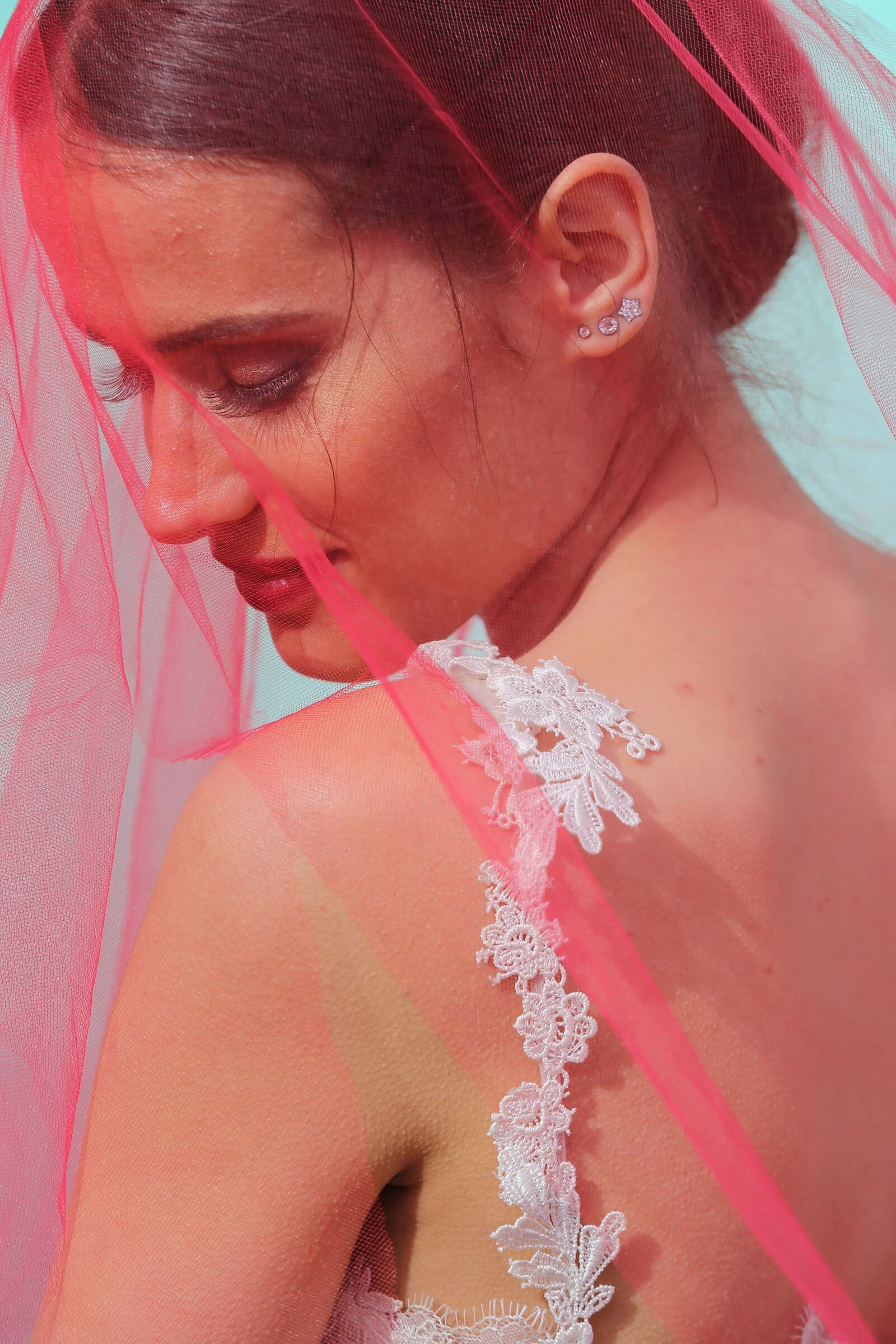 Canon EF 70-200mm F2.8L IS II USM sample photo. Wedding dress, red, veil photography