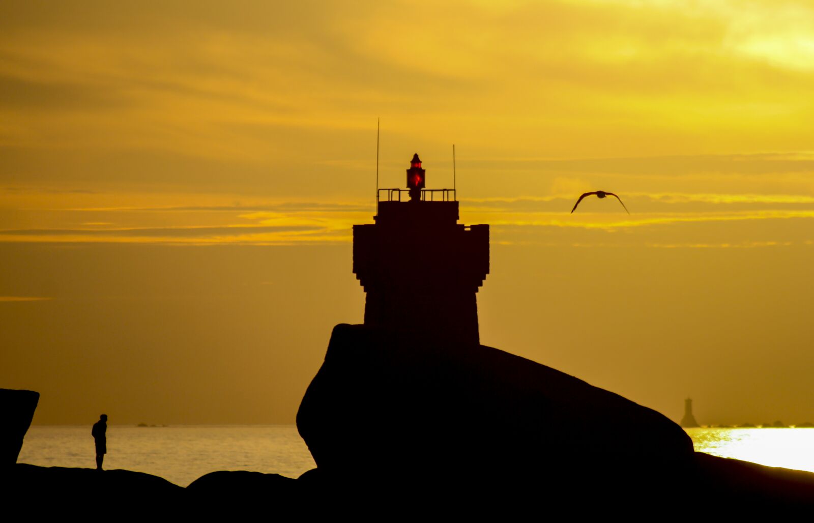 Canon EOS 400D (EOS Digital Rebel XTi / EOS Kiss Digital X) sample photo. Landscape, nature, lighthouse photography