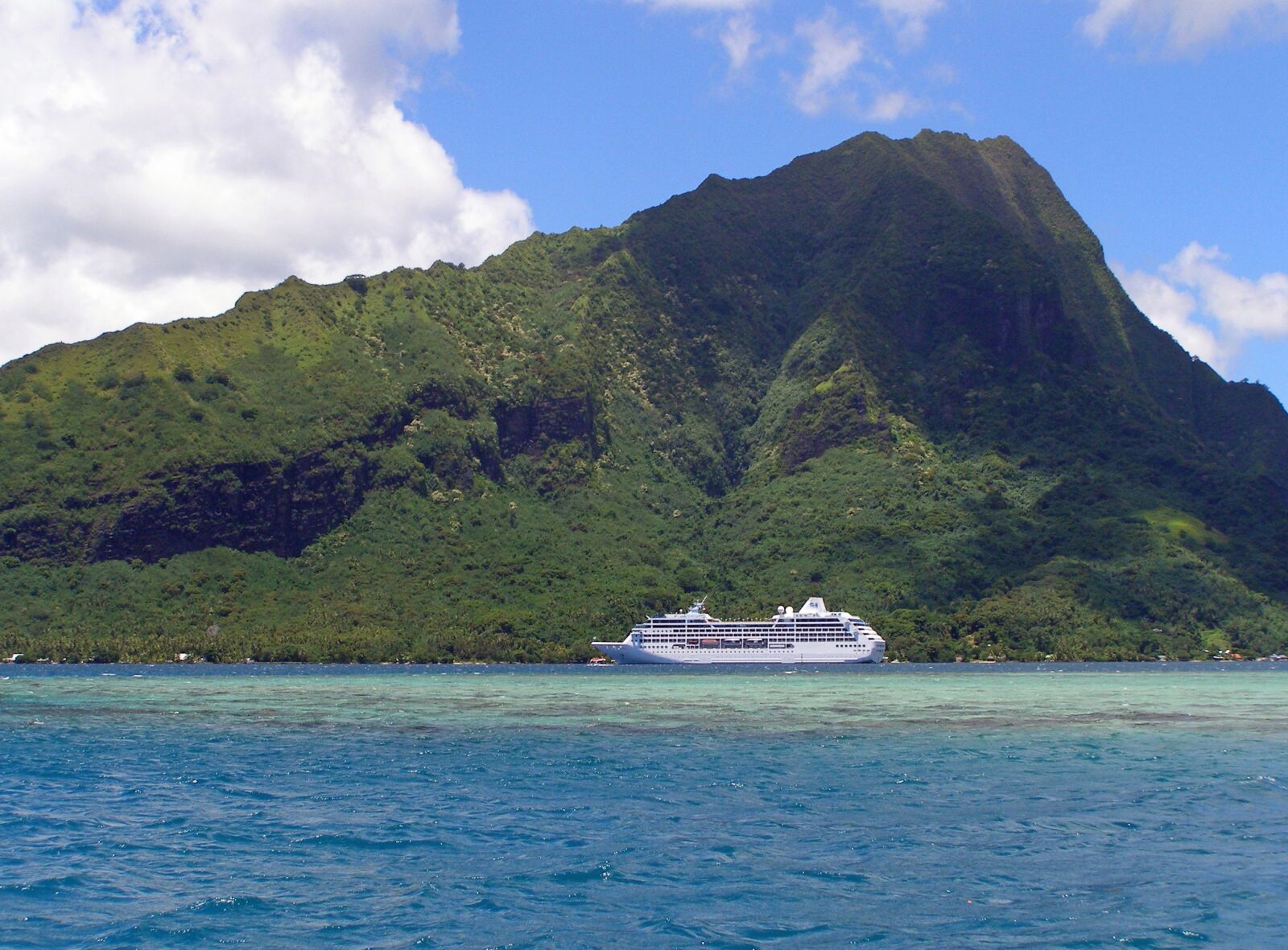 Olympus SP500UZ sample photo. Moorea, french, polynesia photography