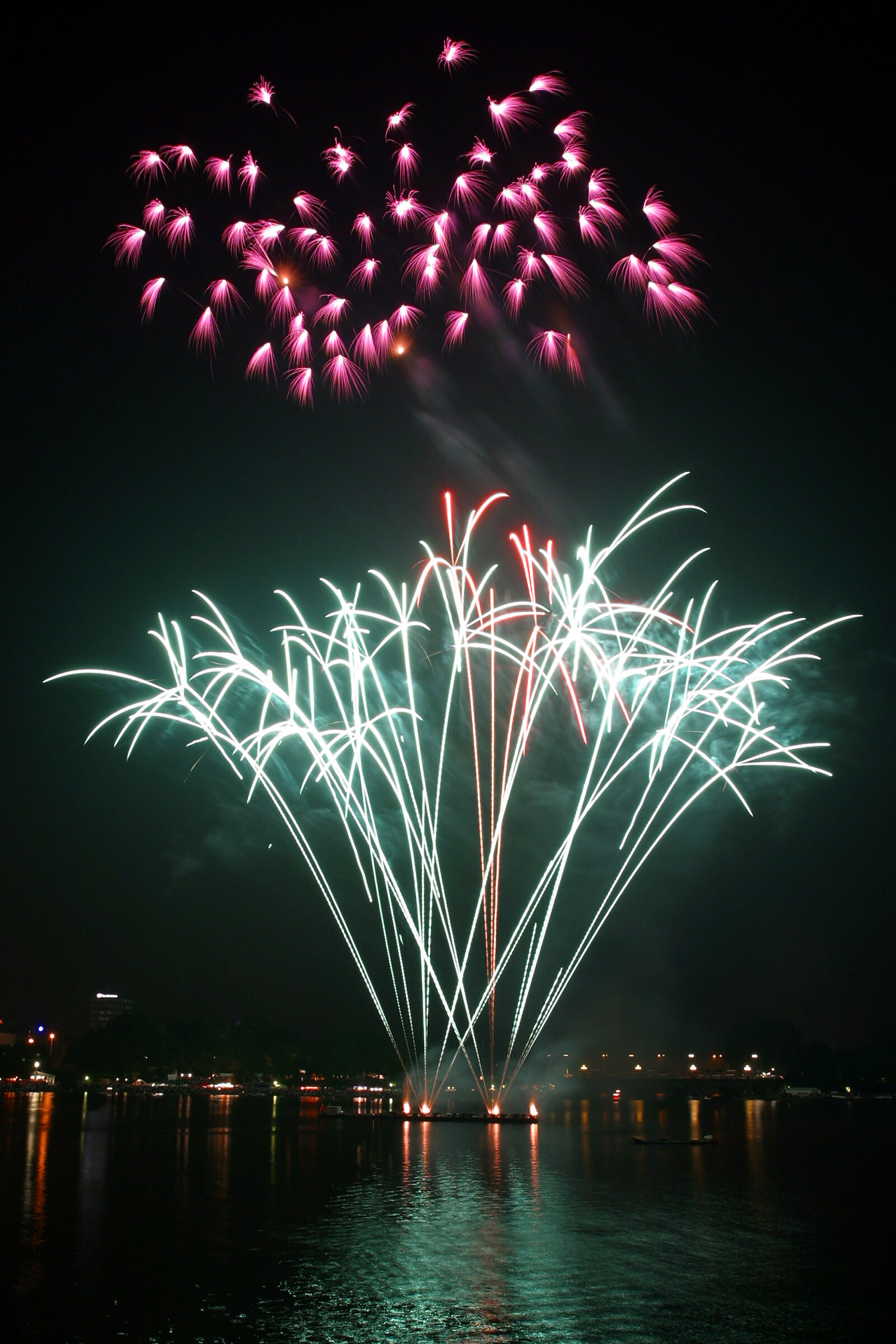 Canon EOS D60 sample photo. Fireworks, display, during, nighttime photography