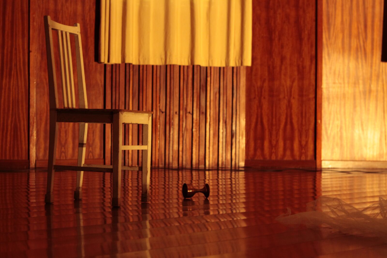 Canon EOS 50D sample photo. Chair, scenario, yellow photography
