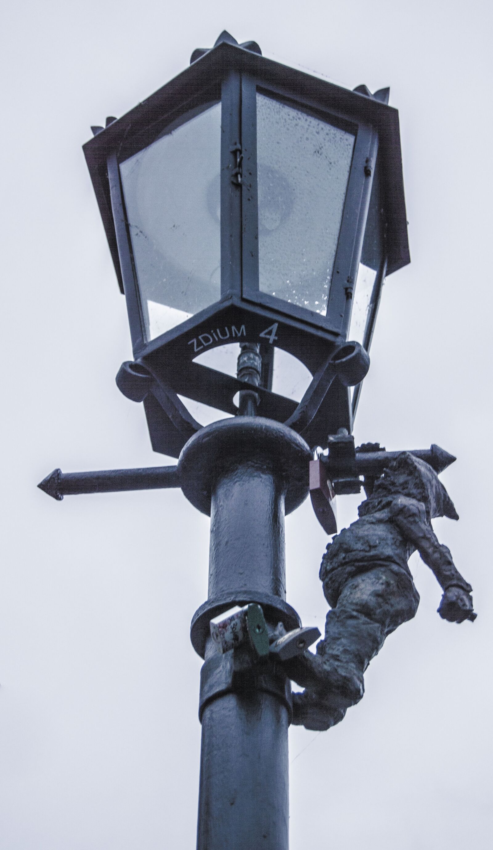 Nikon D3200 sample photo. Streetlight, gnome, street photography