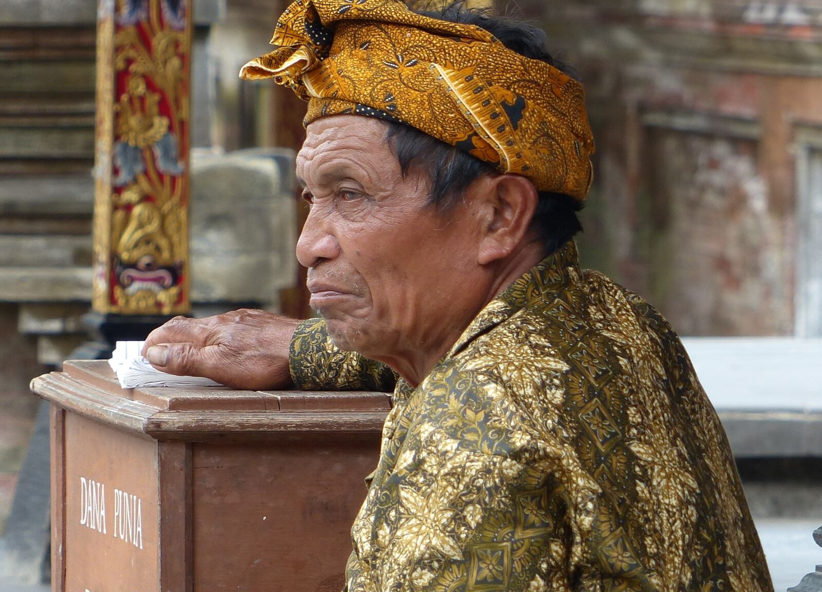 Panasonic Lumix DMC-FZ200 sample photo. People, adult, portrait photography