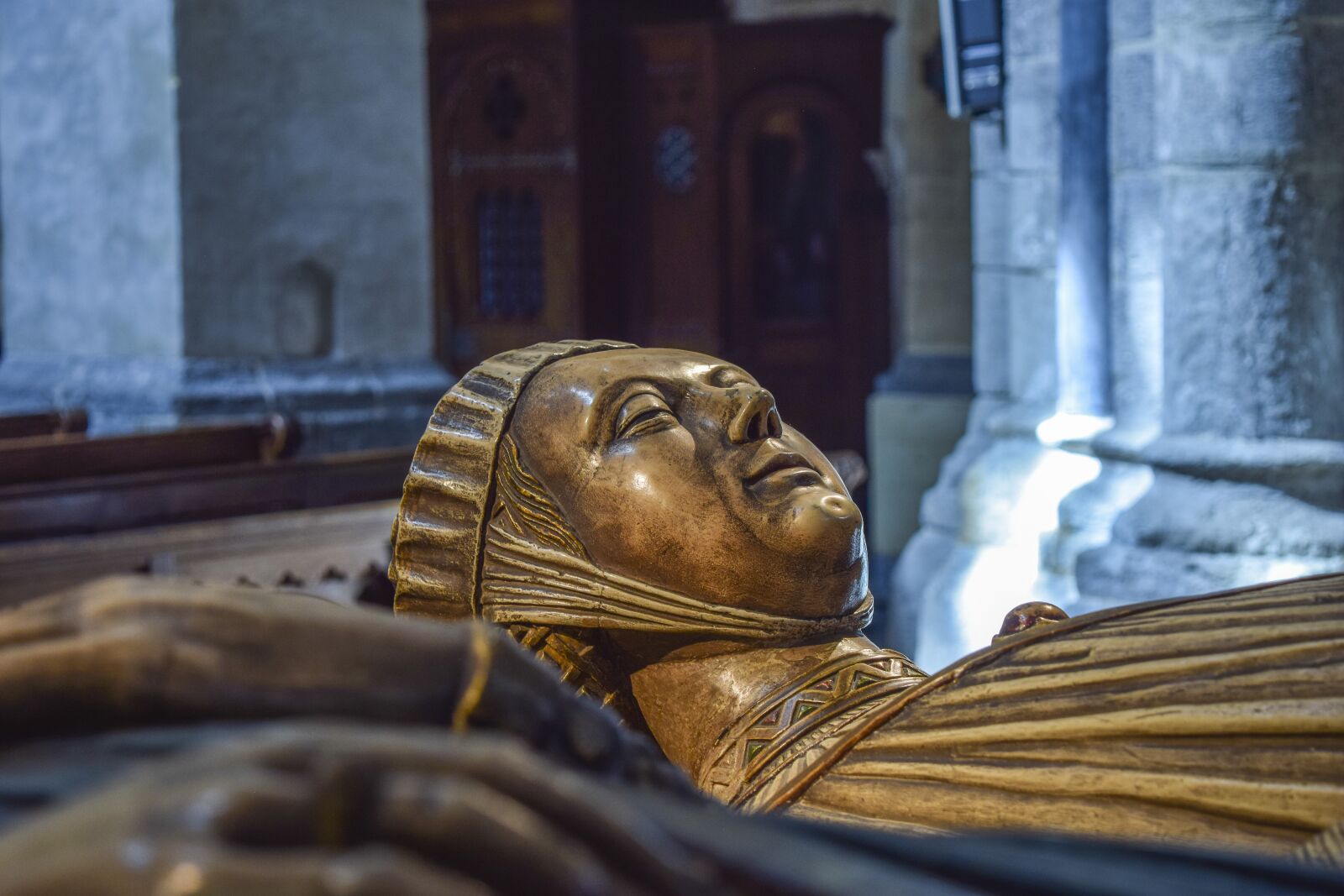 Nikon D3300 sample photo. Church, coffin, interior photography