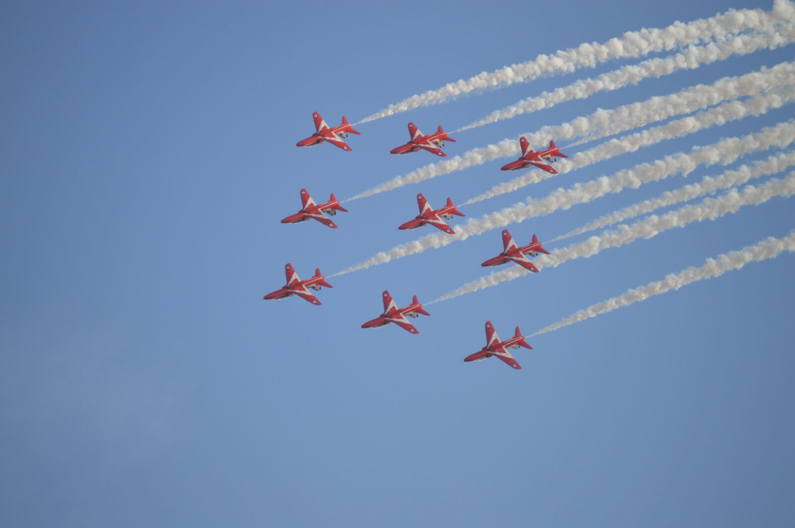 Nikon D3200 sample photo. Red arrows, smoke trails photography