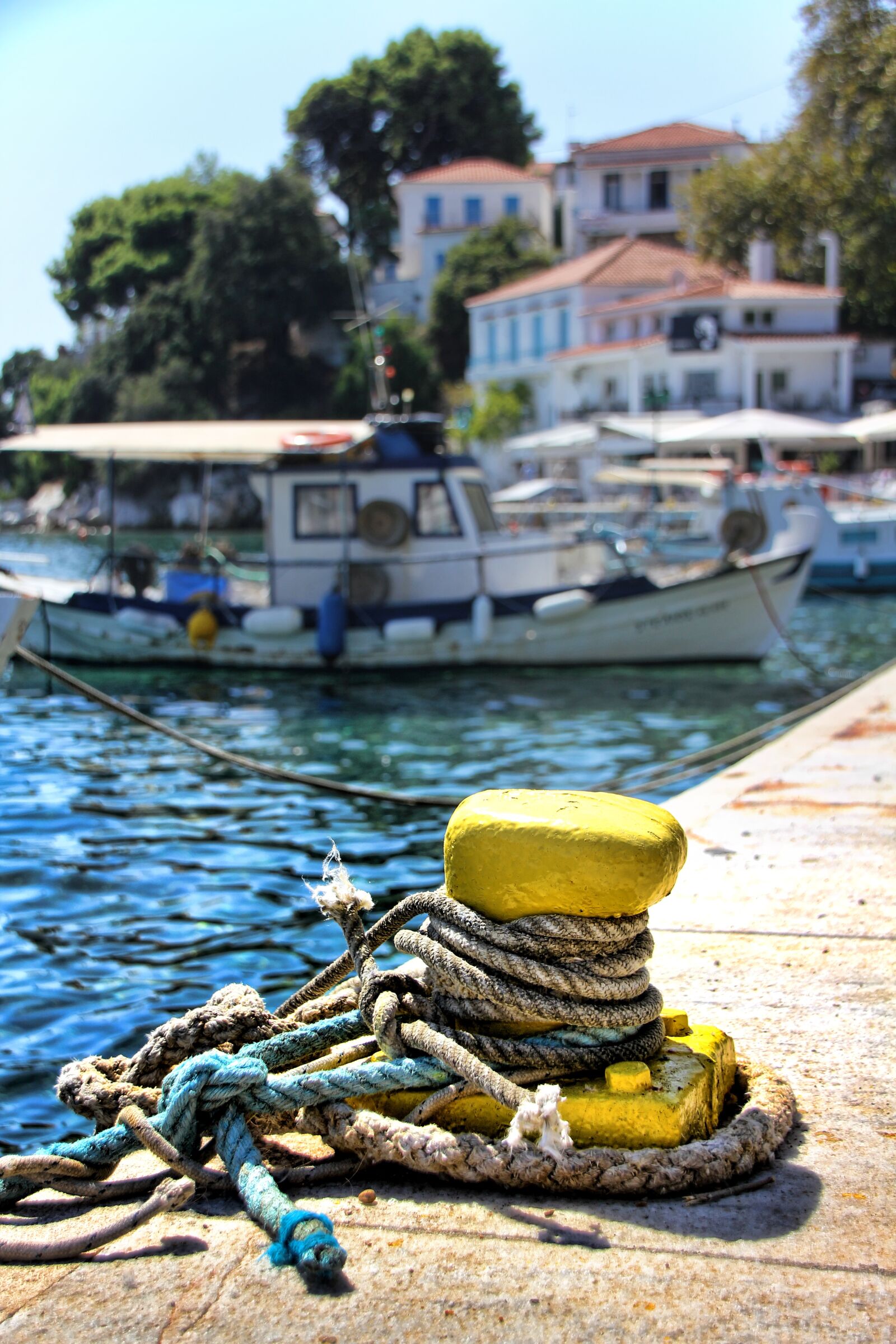 Canon EOS 550D (EOS Rebel T2i / EOS Kiss X4) sample photo. Port, anchor, ship photography