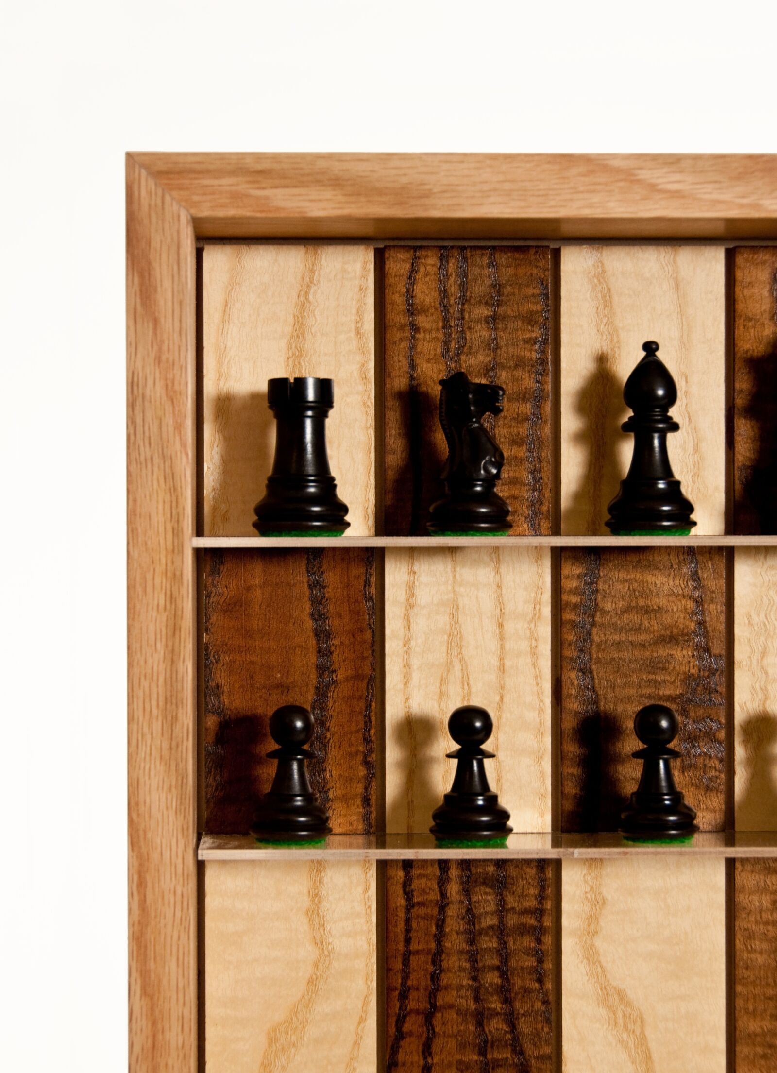 Nikon D90 sample photo. Chess, oak frame, black photography