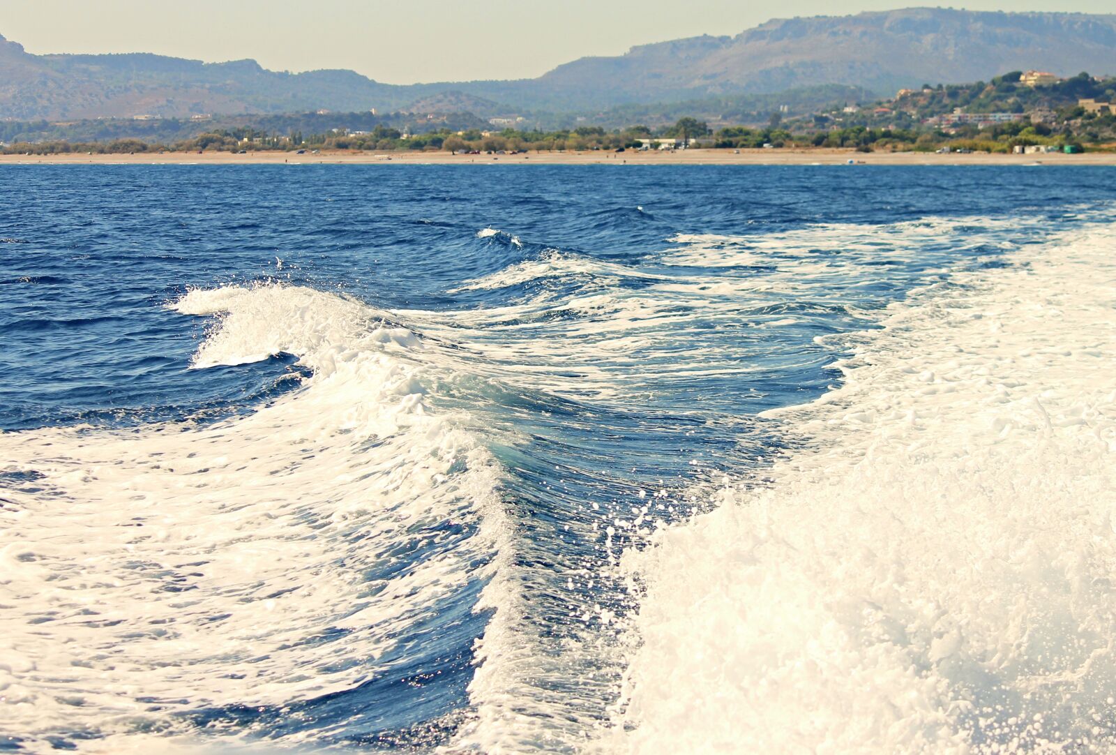 Canon EOS 1100D (EOS Rebel T3 / EOS Kiss X50) sample photo. Sea, coast, boat photography