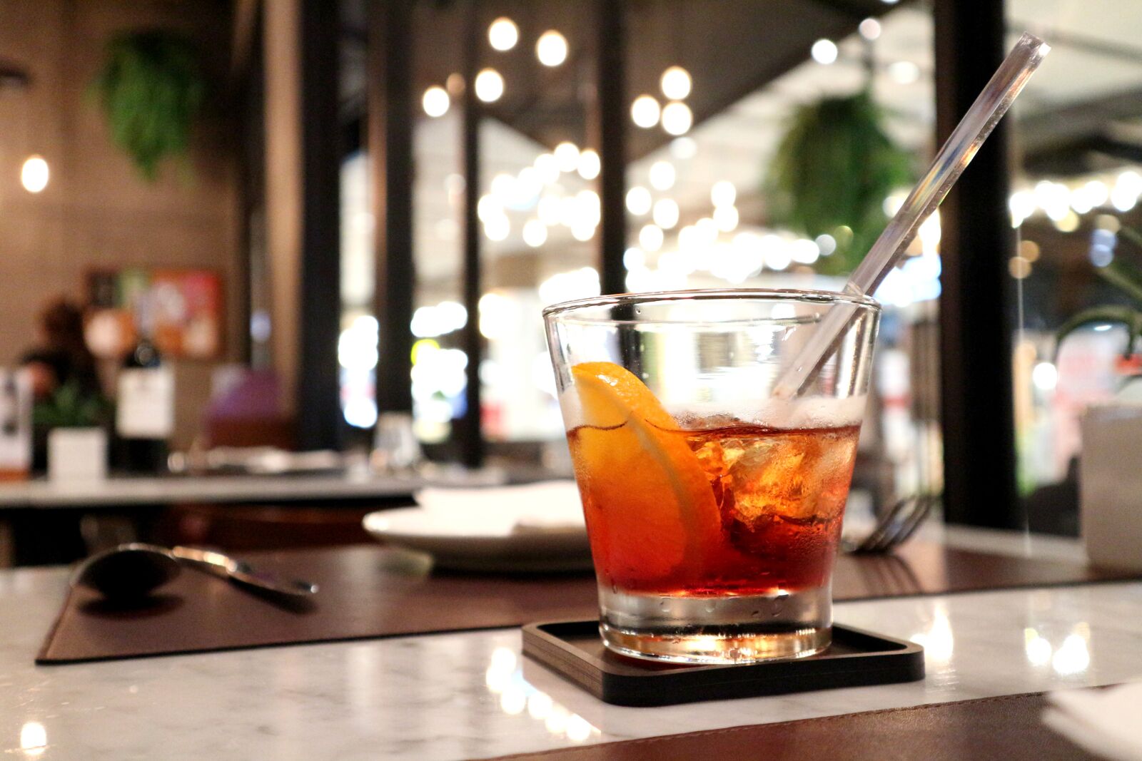 Canon EOS M10 sample photo. Beverage, cafe, restaurant photography