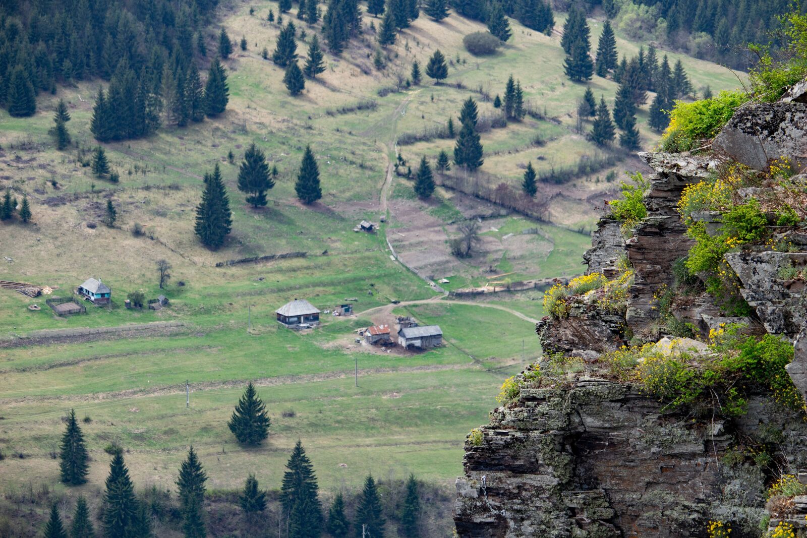 Canon EOS 100D (EOS Rebel SL1 / EOS Kiss X7) sample photo. Village, transylvania, romania photography