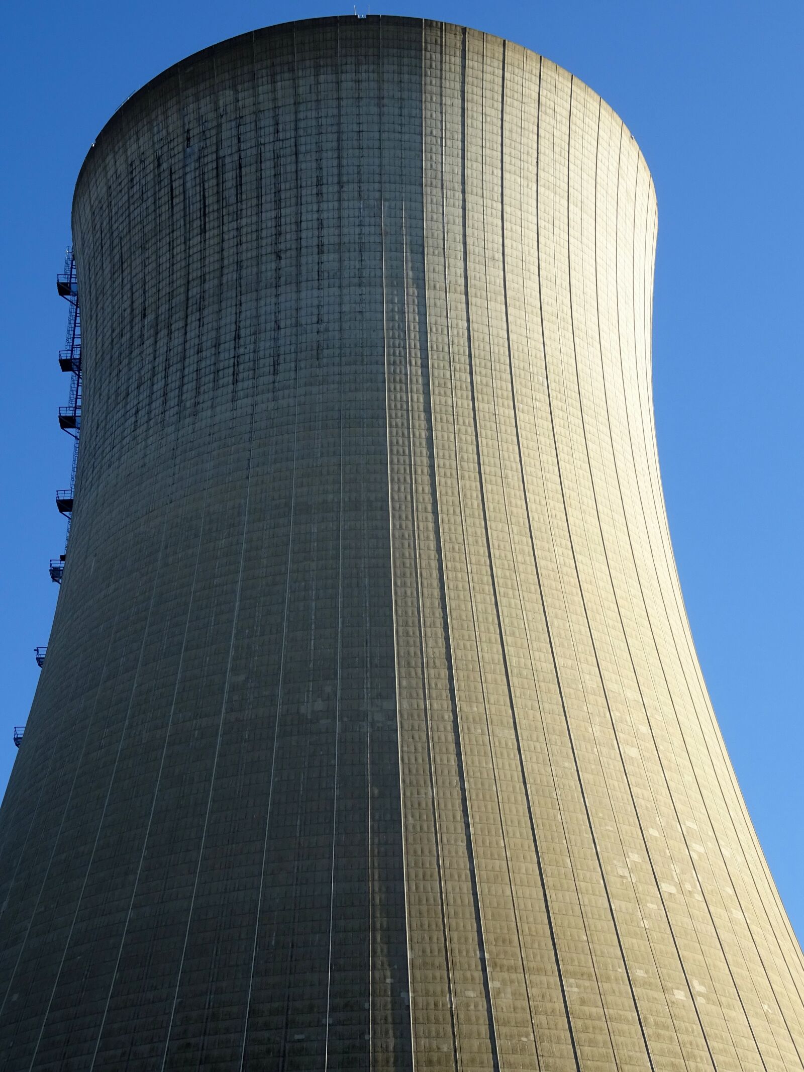 Sony DSC-HX60 sample photo. Cooling tower, nuclear power photography