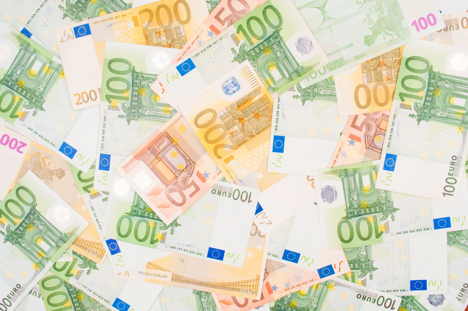 Nikon D5000 sample photo. Euro symbol, defocused, european photography